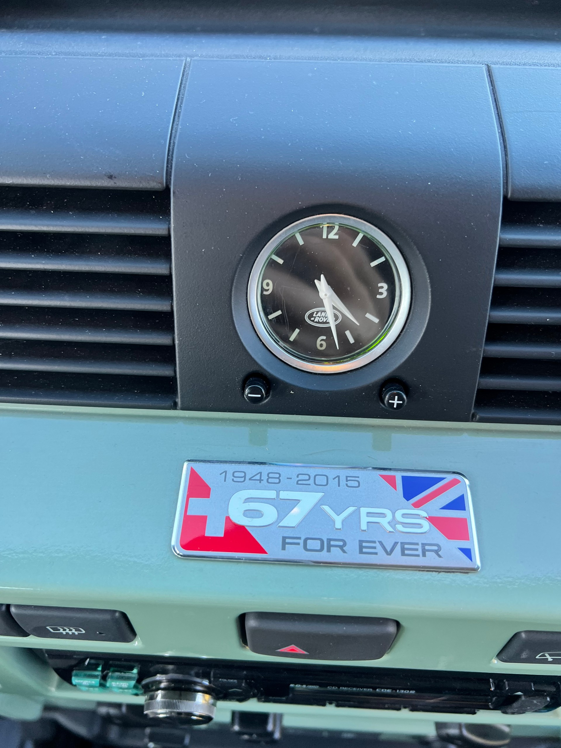 LAND ROVER Defender 90 2.2 TD4 Station Wagon Heritage-image-3