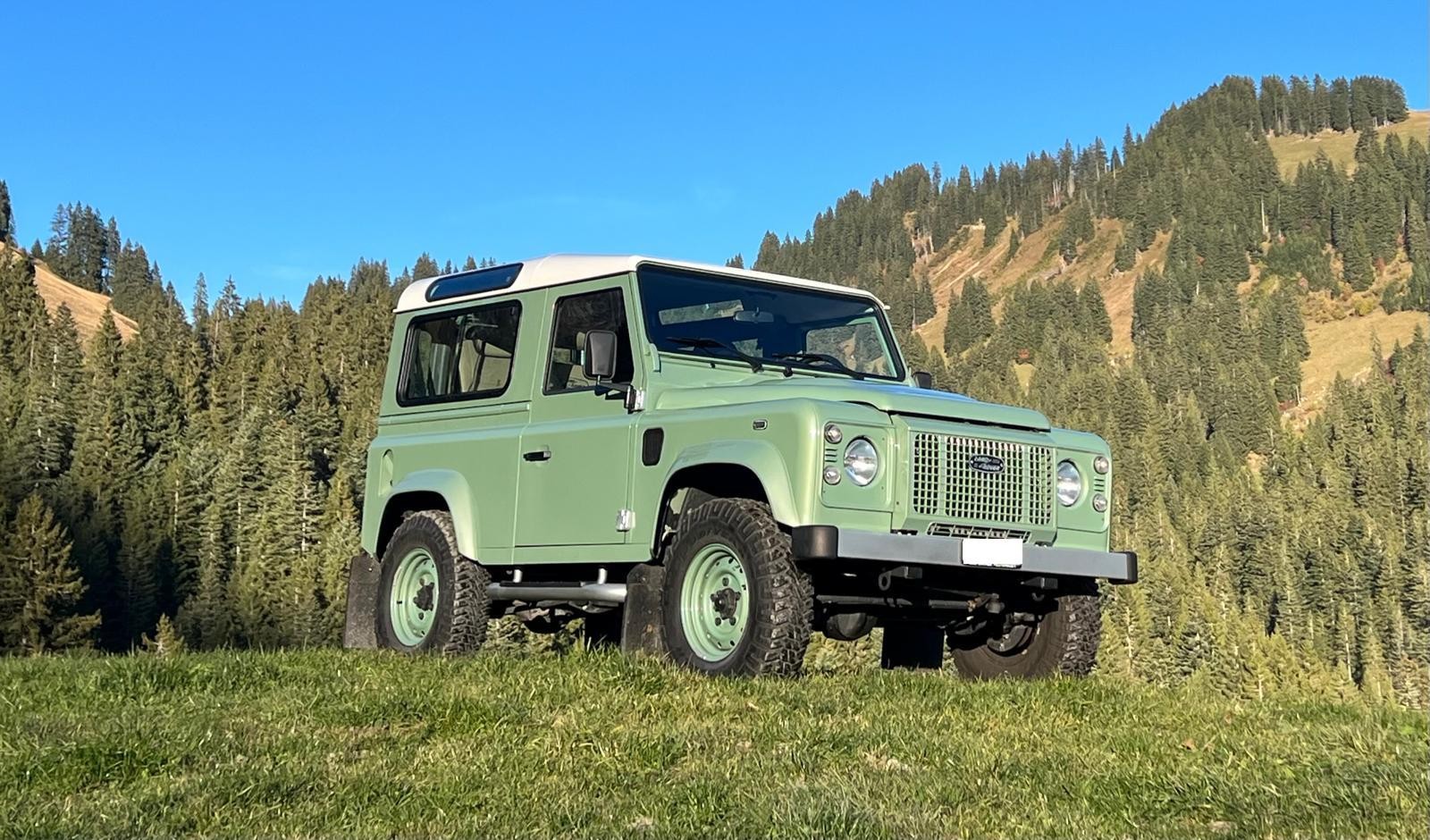 LAND ROVER Defender 90 2.2 TD4 Station Wagon Heritage-image-0
