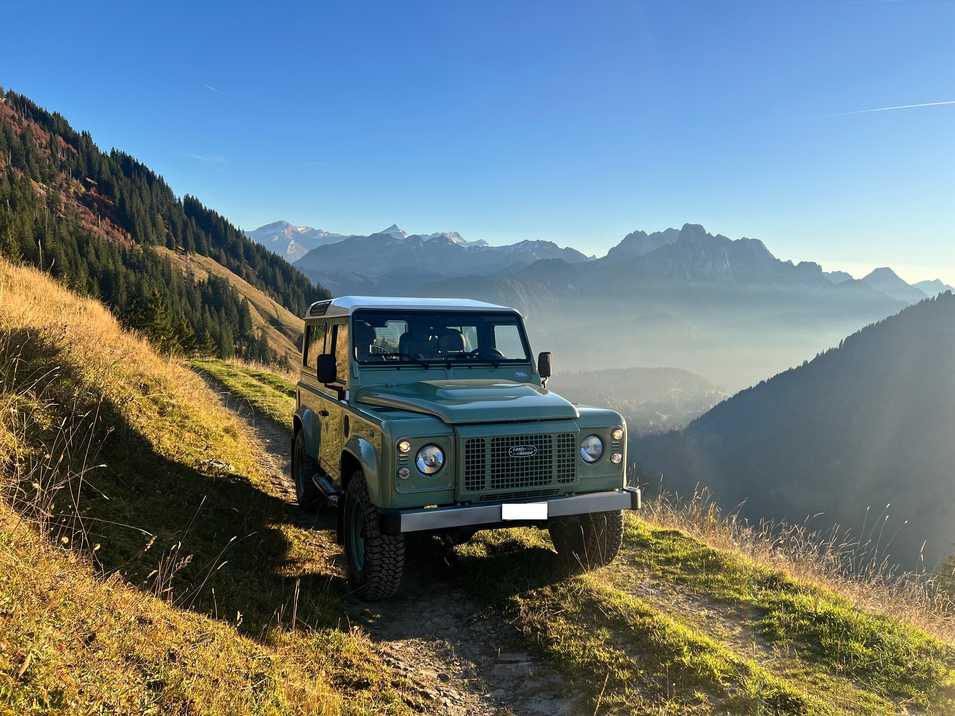 LAND ROVER Defender 90 2.2 TD4 Station Wagon Heritage-image-7