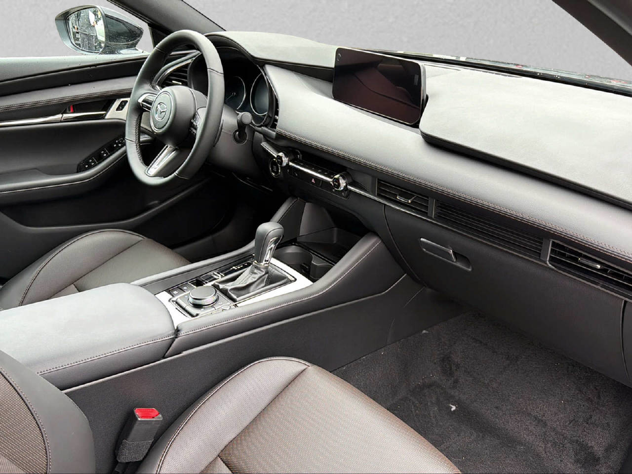 MAZDA 3 Hatchback 2.5 140 PS Takumi FWD-image-5