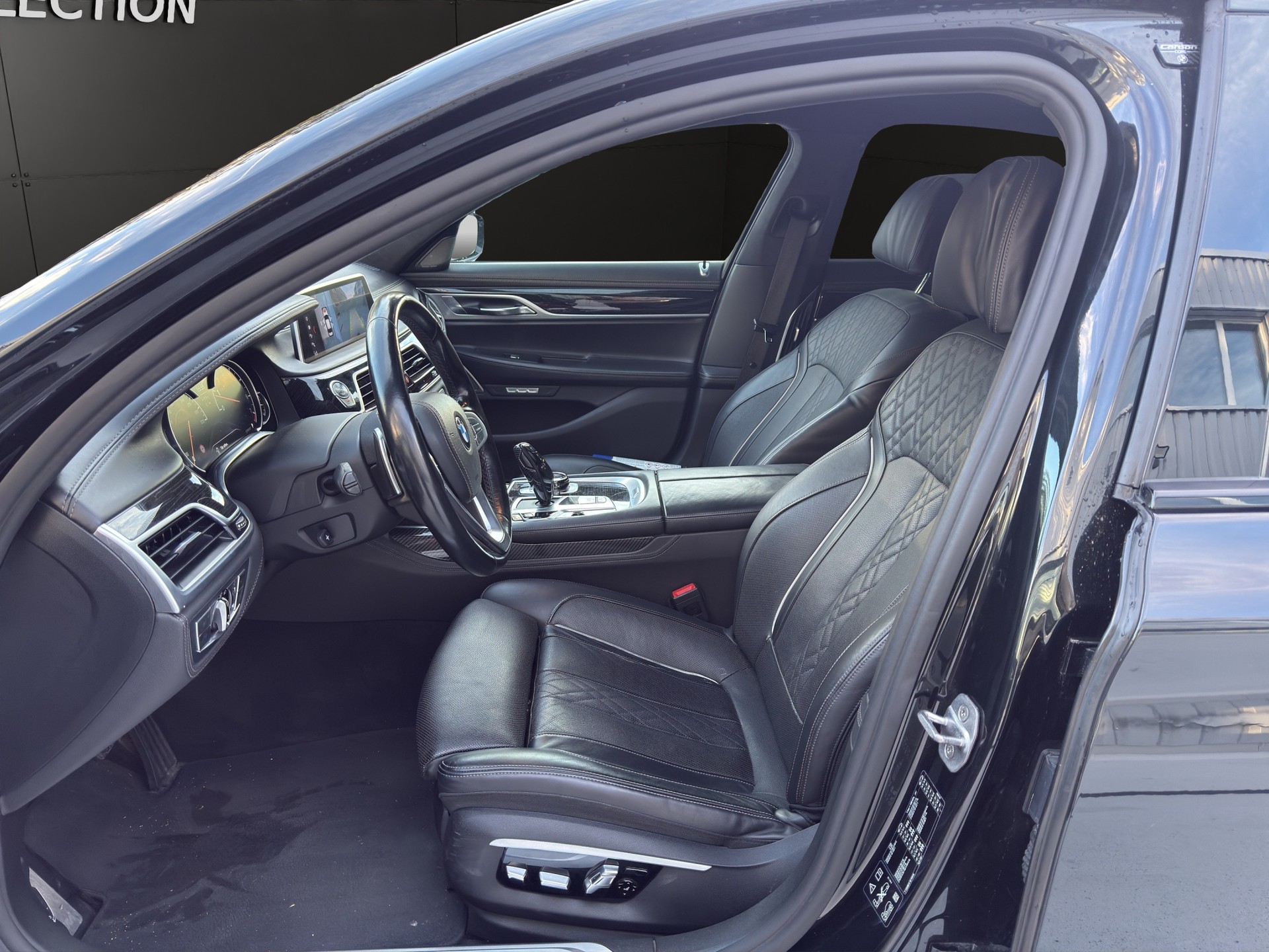 BMW 750i xDrive Steptronic-image-7