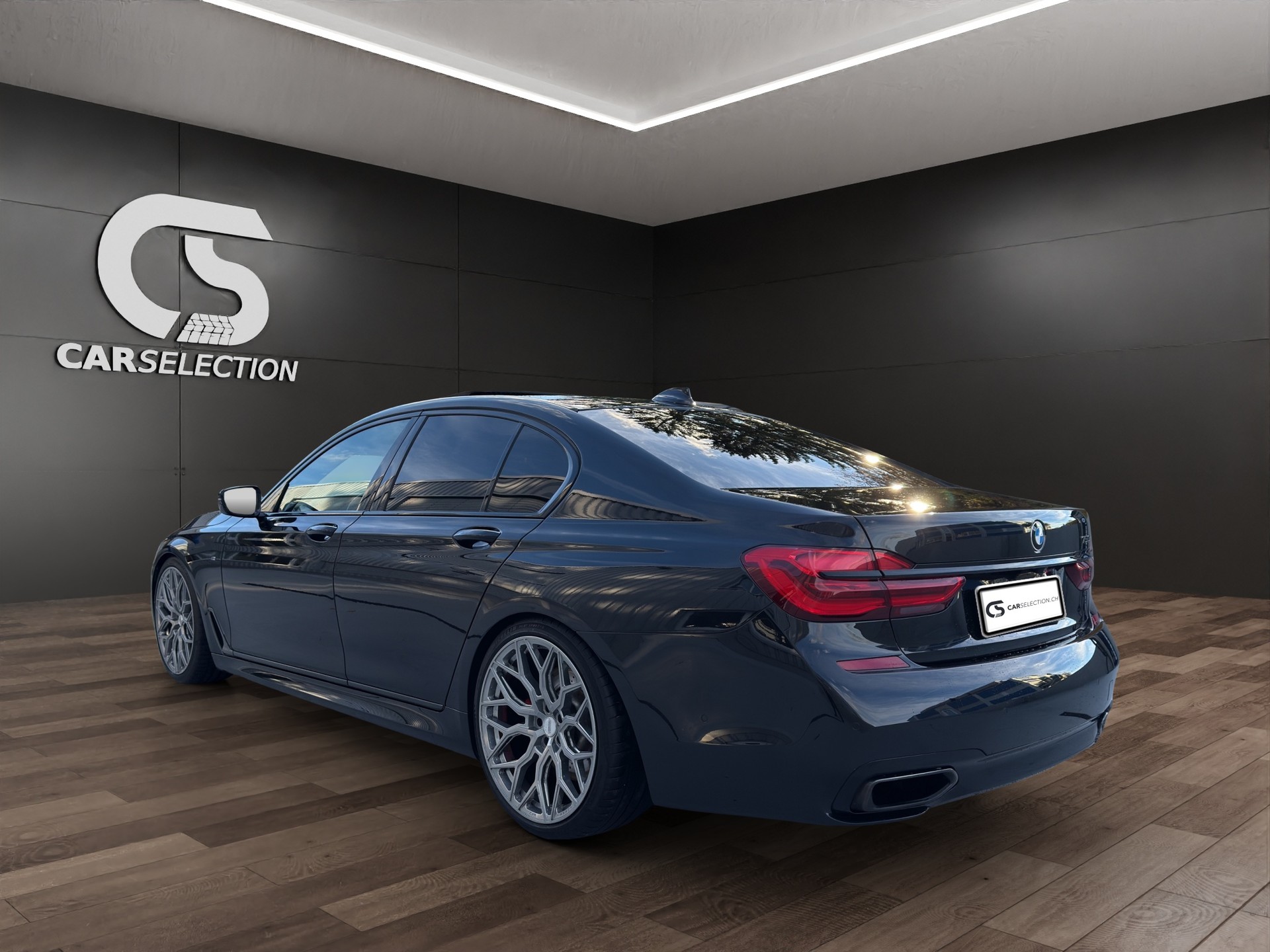BMW 750i xDrive Steptronic-image-2