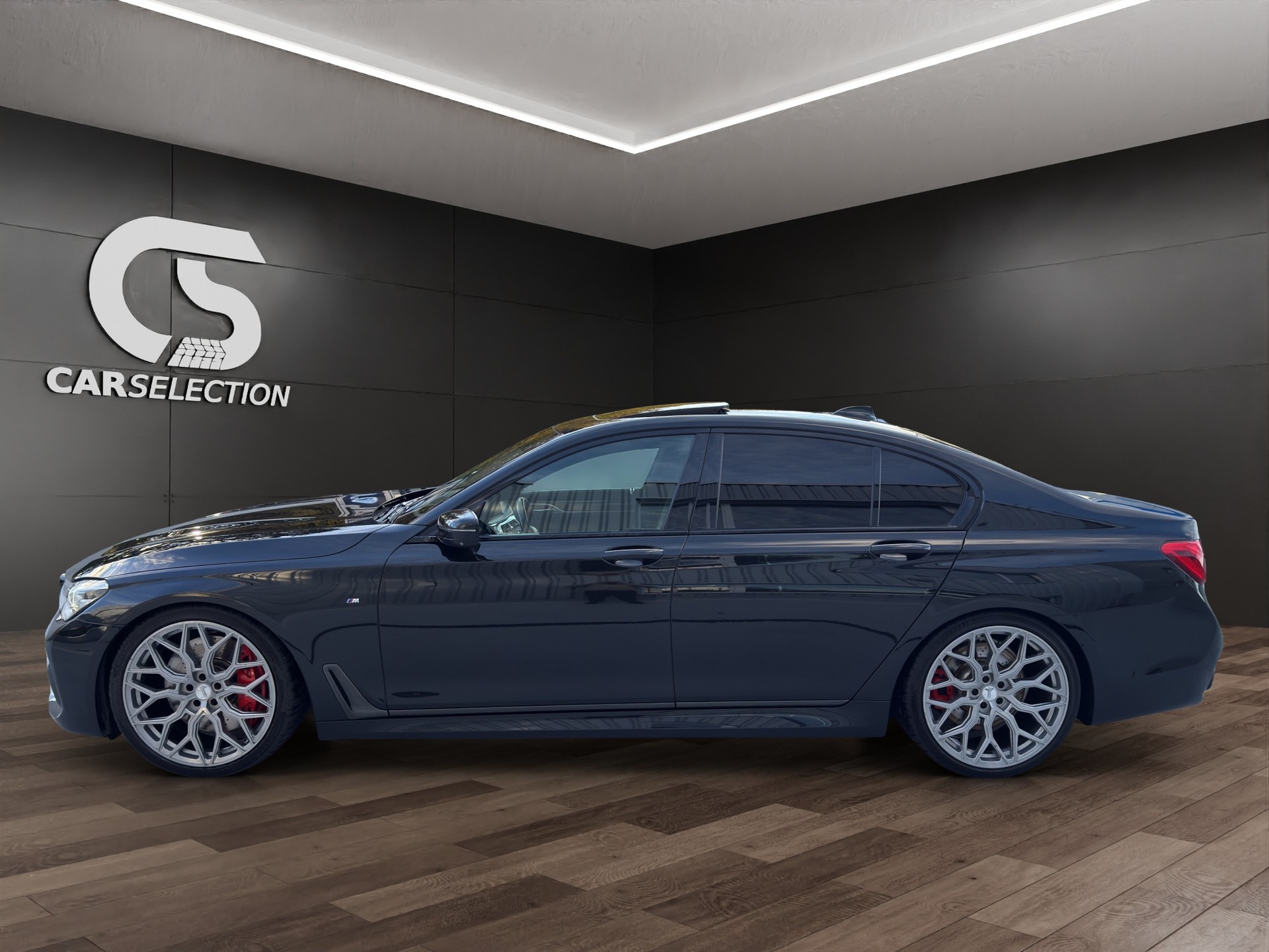 BMW 750i xDrive Steptronic-image-1
