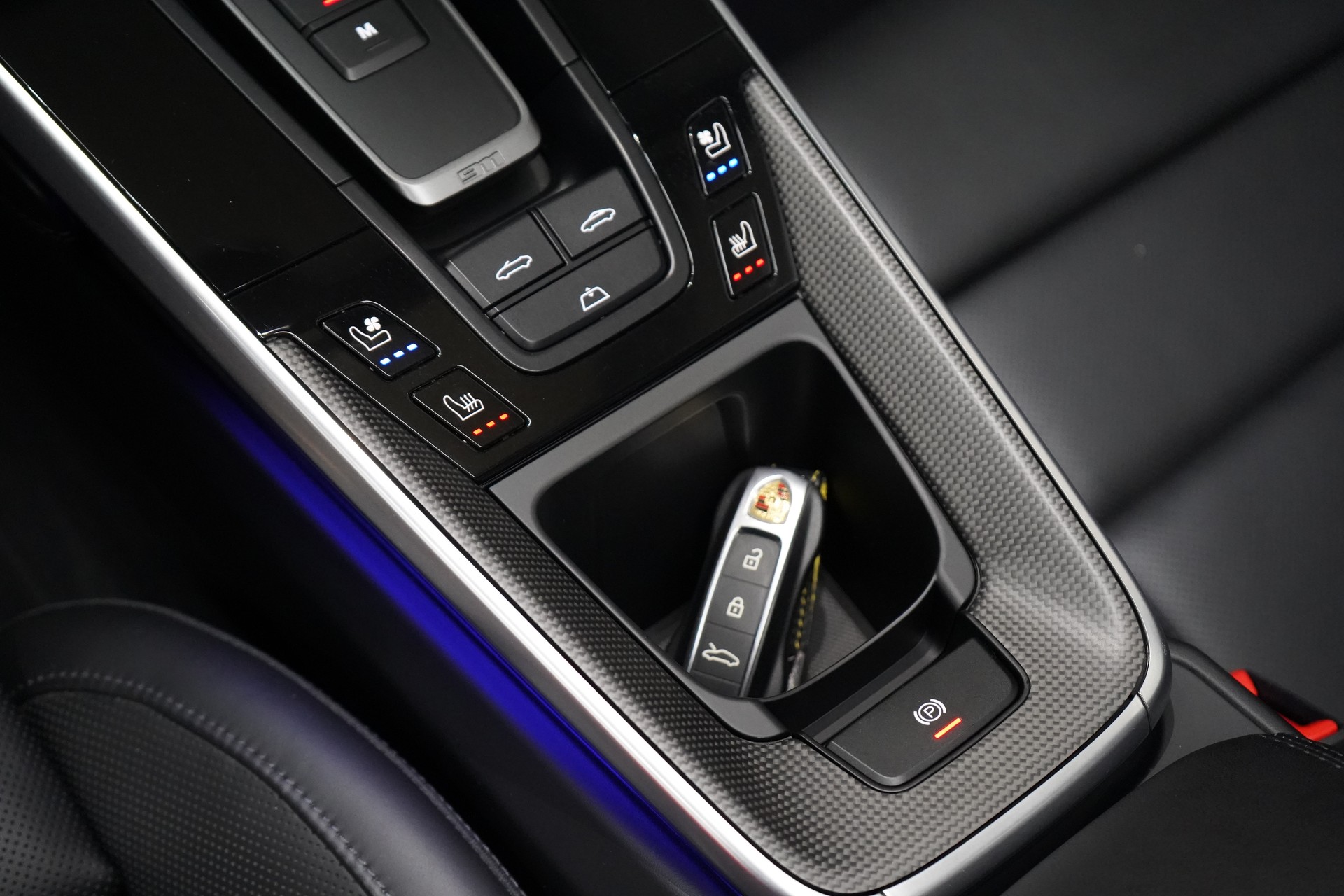 PORSCHE 911 Turbo S Cabriolet PDK-image-19