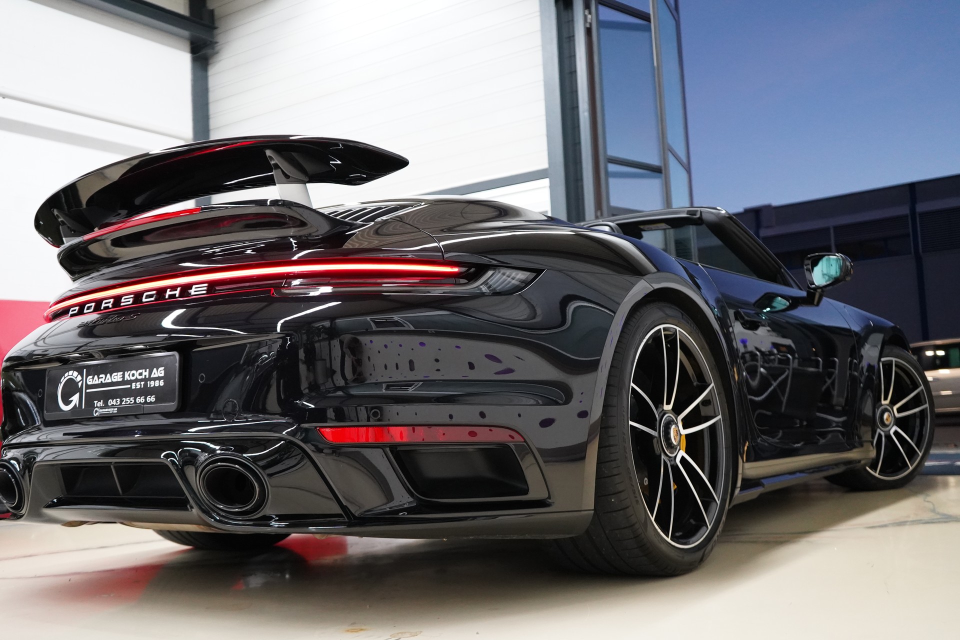 PORSCHE 911 Turbo S Cabriolet PDK-image-9