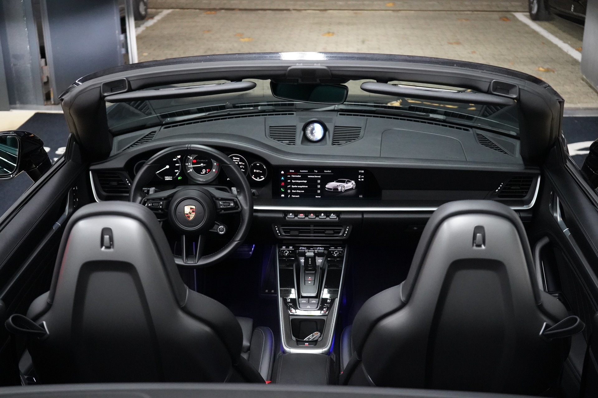 PORSCHE 911 Turbo S Cabriolet PDK-image-29