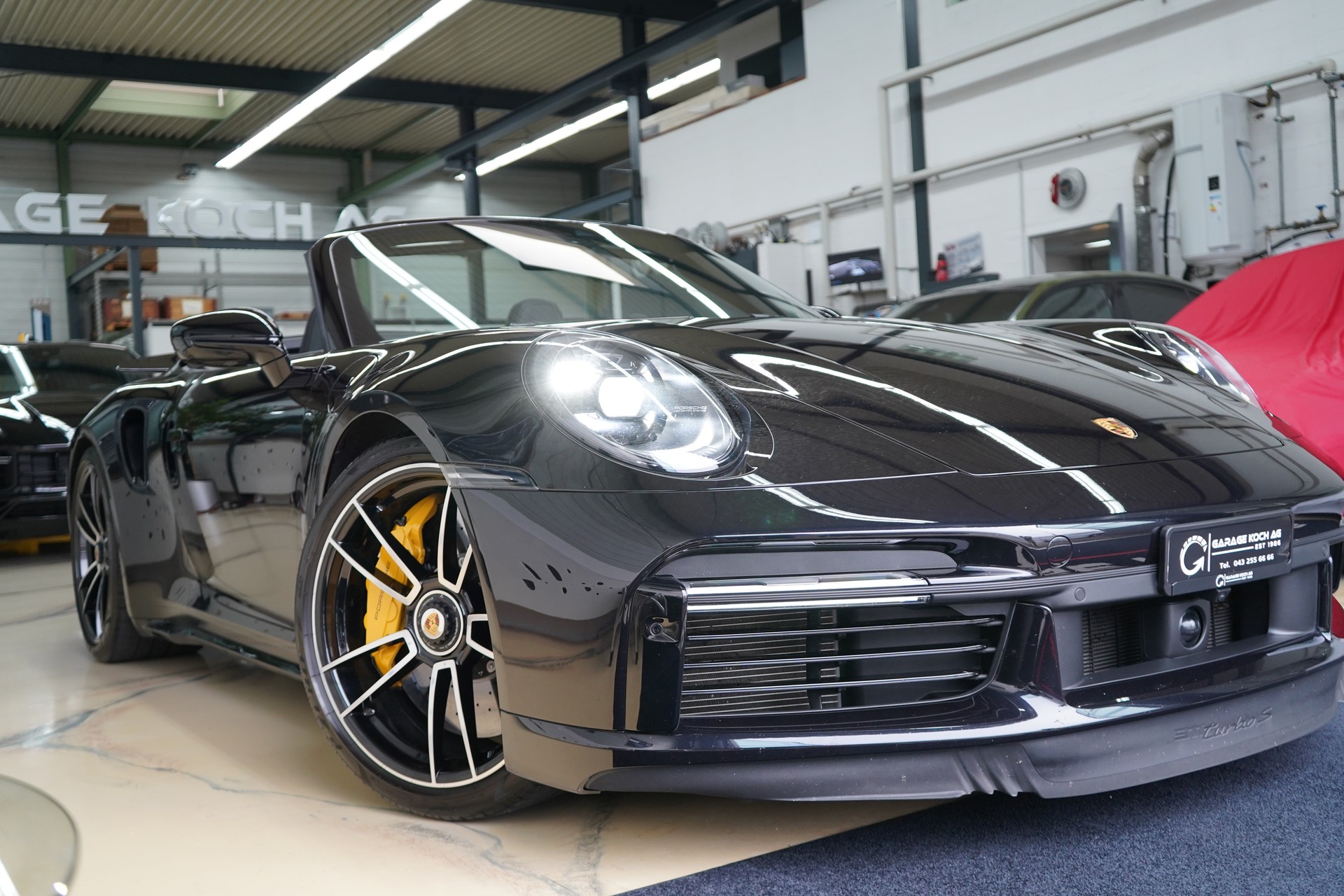PORSCHE 911 Turbo S Cabriolet PDK-image-12