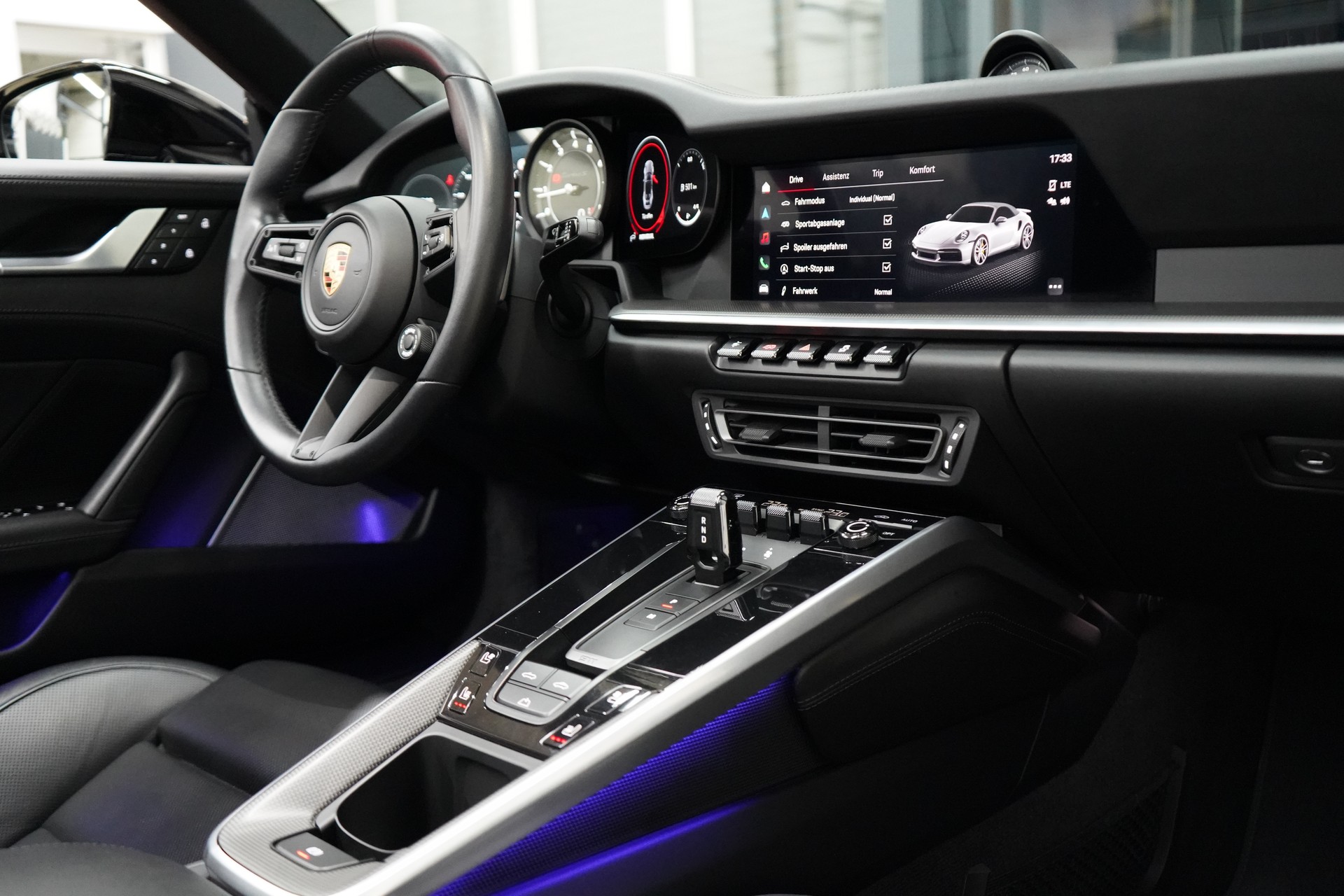 PORSCHE 911 Turbo S Cabriolet PDK-image-27
