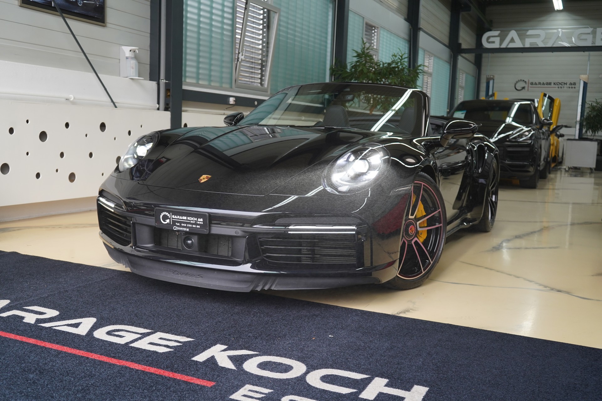 PORSCHE 911 Turbo S Cabriolet PDK-image-0