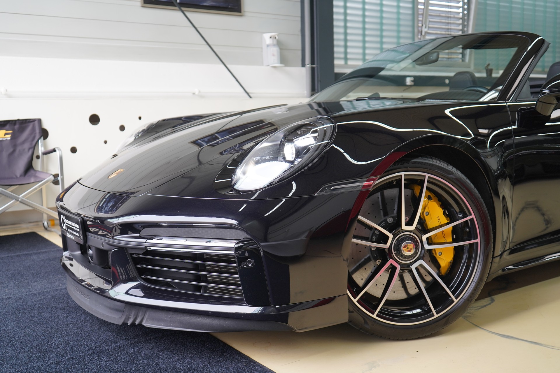 PORSCHE 911 Turbo S Cabriolet PDK-image-3