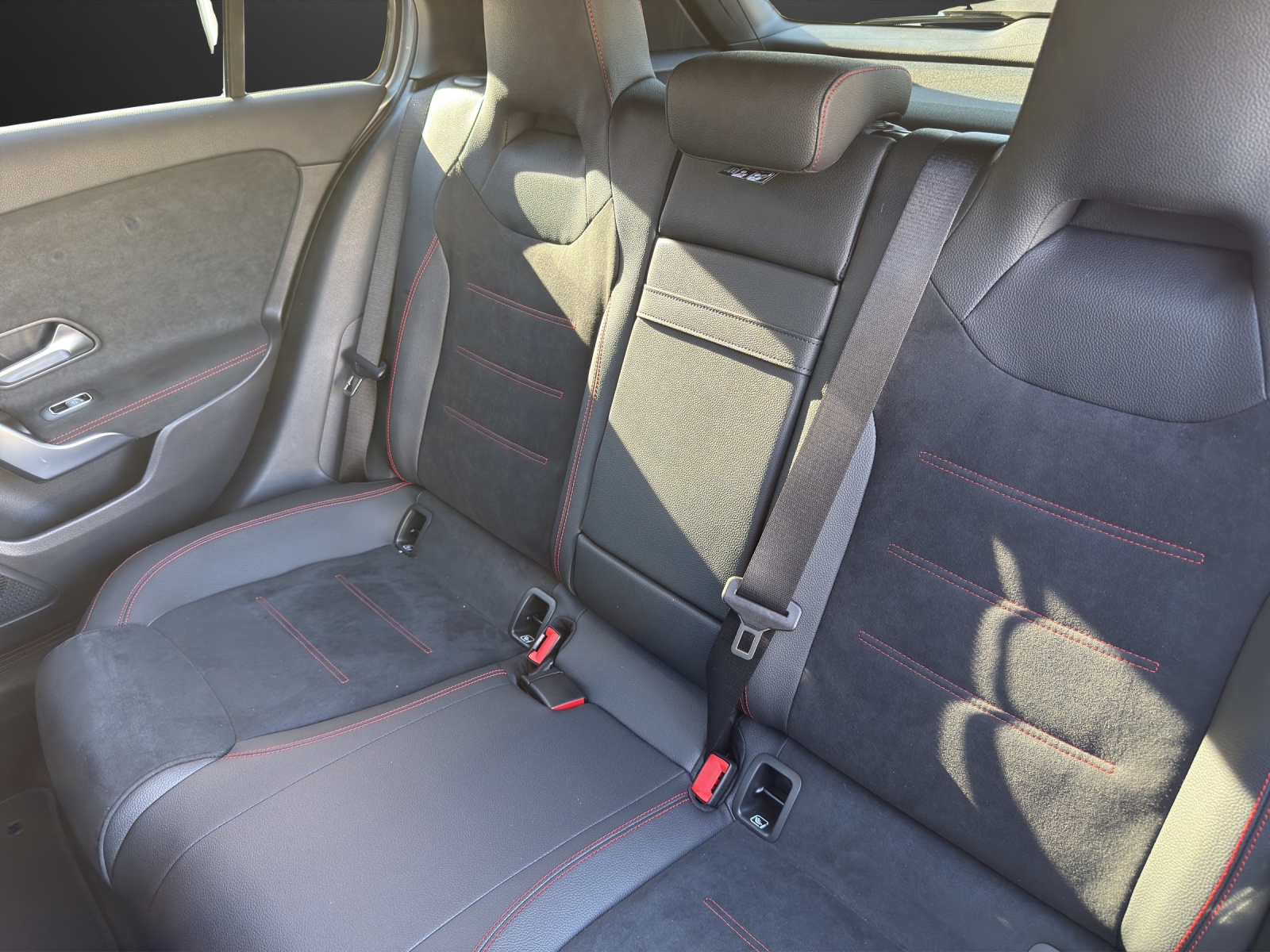 MERCEDES-BENZ A 220 4Matic 8G-DCT-image-14