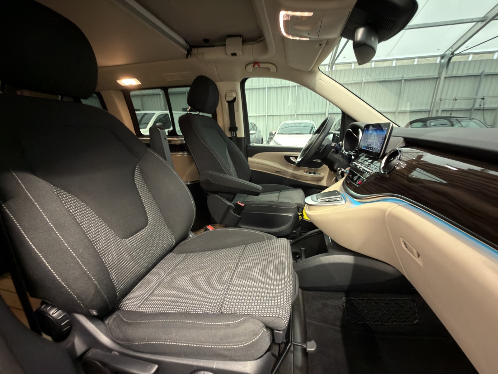 MERCEDES-BENZ Marco Polo 300 d 4M Automat AHK - Standheizung - LED Light System-image-8