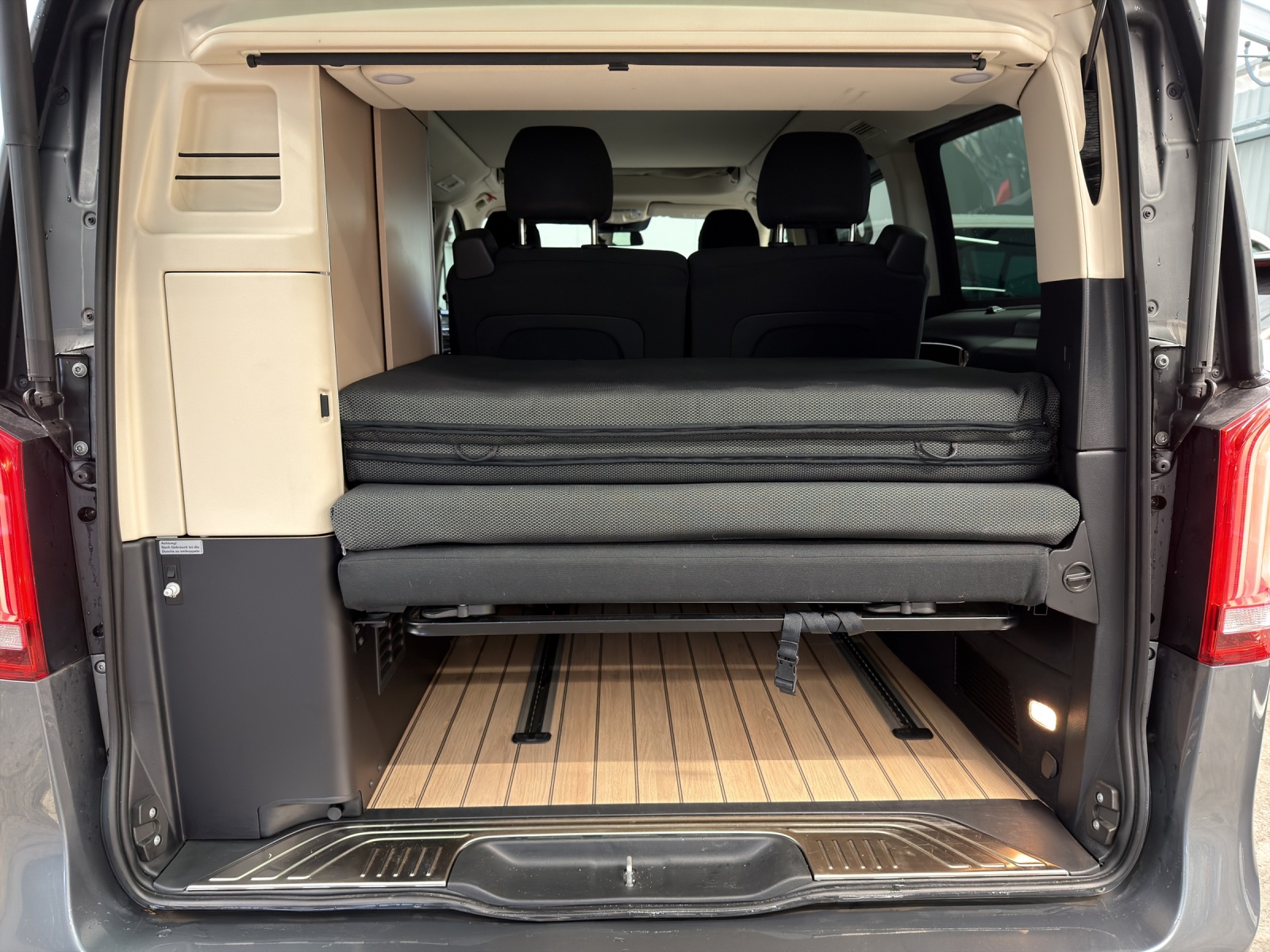 MERCEDES-BENZ Marco Polo 300 d 4M Automat AHK - Standheizung - LED Light System-image-9