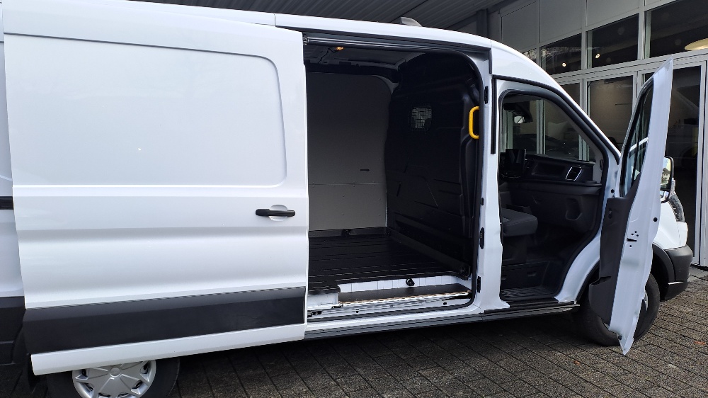 FORD E-Transit Van 350 L3 Trend RWD 68kWh-image-11