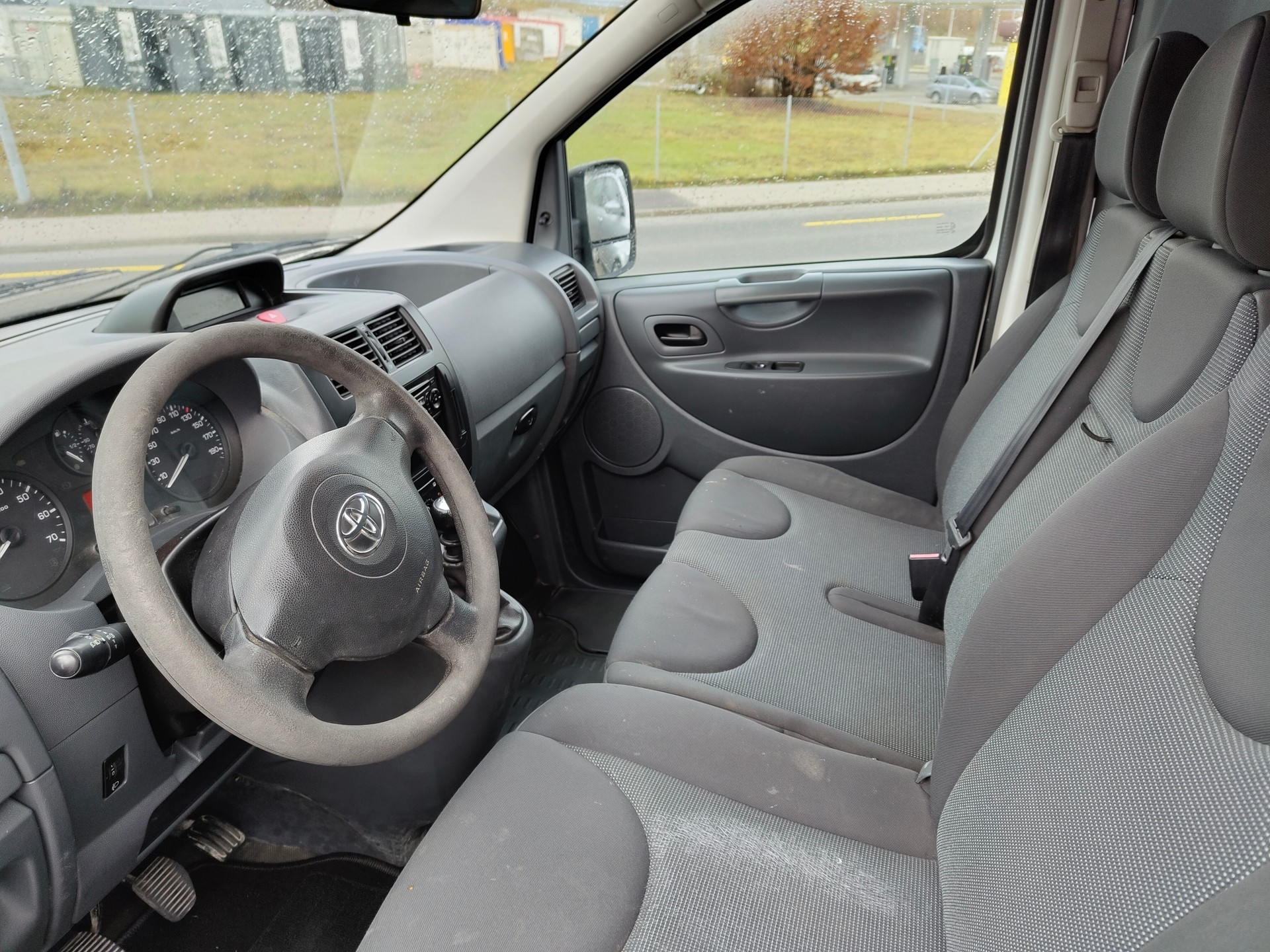 TOYOTA Proace 2.0D Glass Van Terra L2H1-image-6