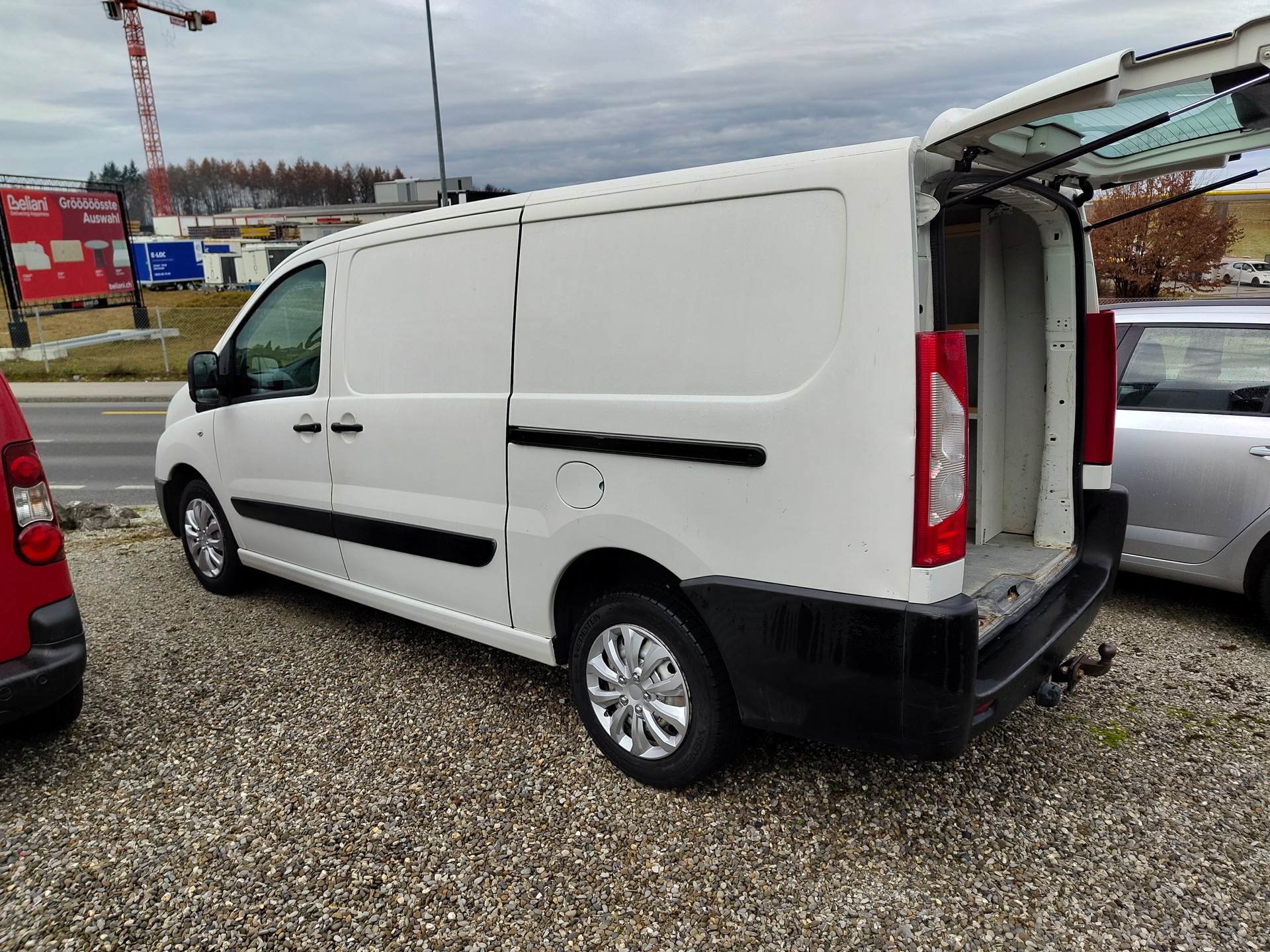 TOYOTA Proace 2.0D Glass Van Terra L2H1-image-2