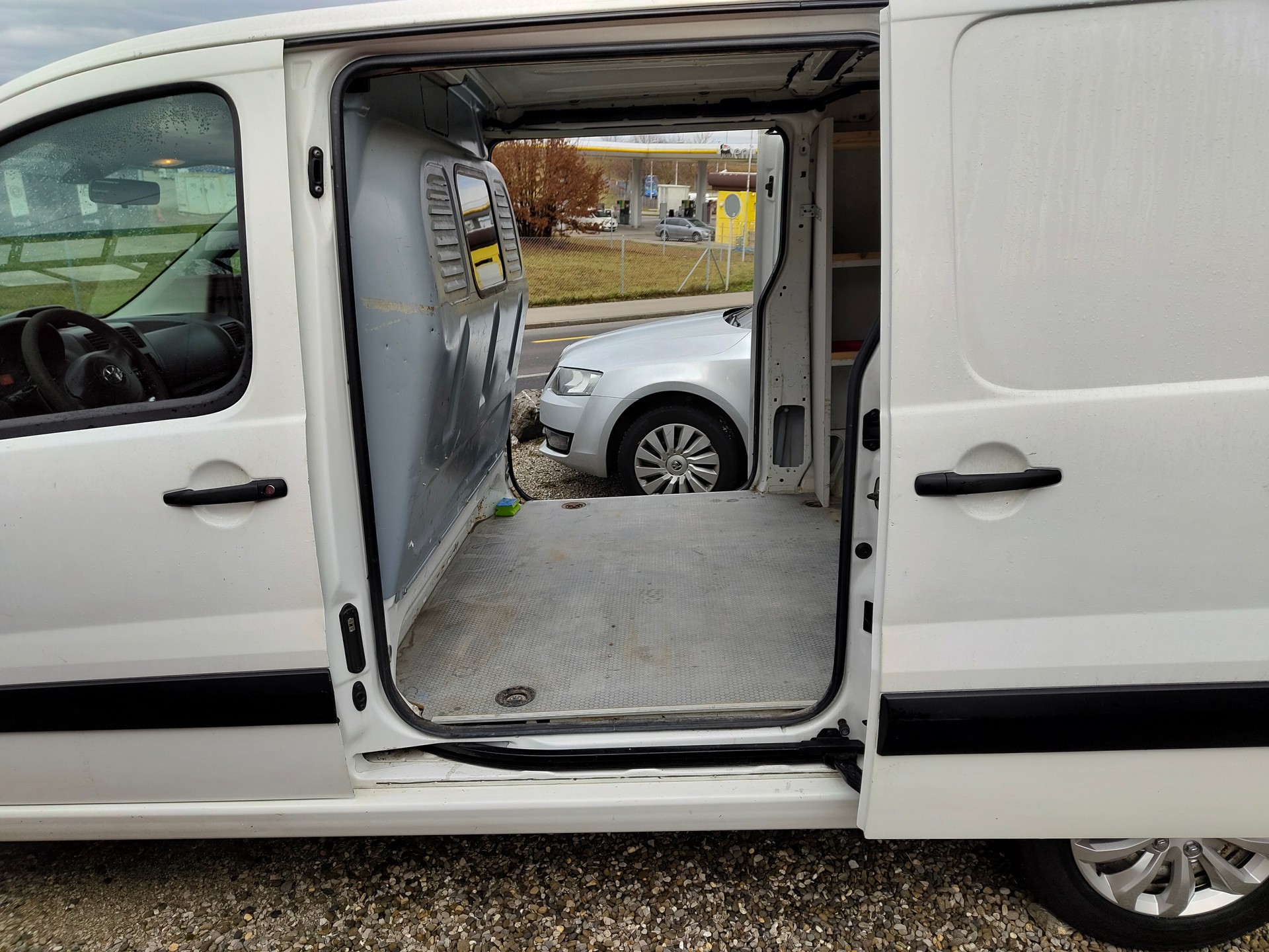 TOYOTA Proace 2.0D Glass Van Terra L2H1-image-4