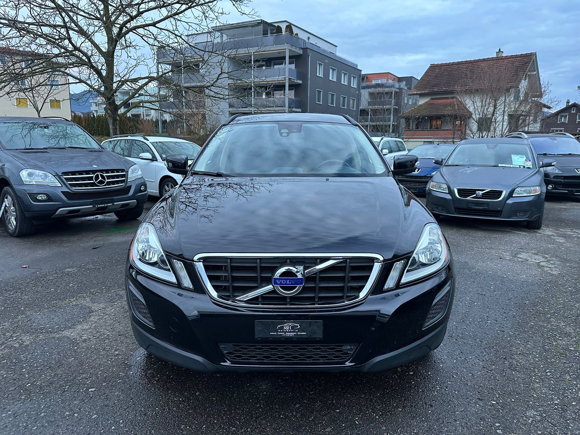VOLVO XC60 D5 AWD Momentum Geartronic-image-0