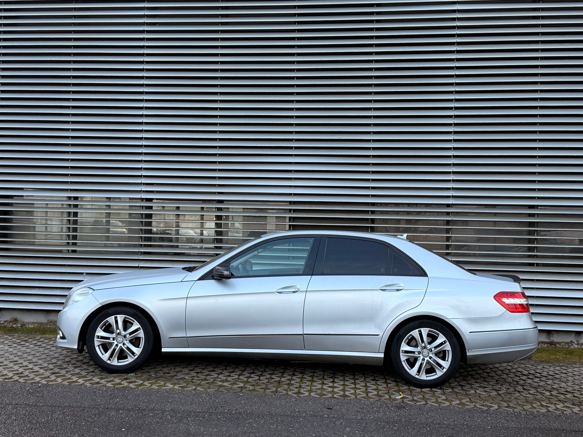 MERCEDES-BENZ E 350 Elégance 4Matic 7G-Tronic-image-1