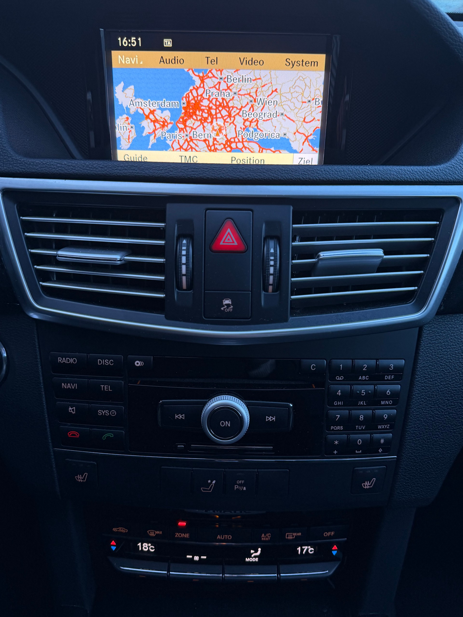 MERCEDES-BENZ E 350 Elégance 4Matic 7G-Tronic-image-10