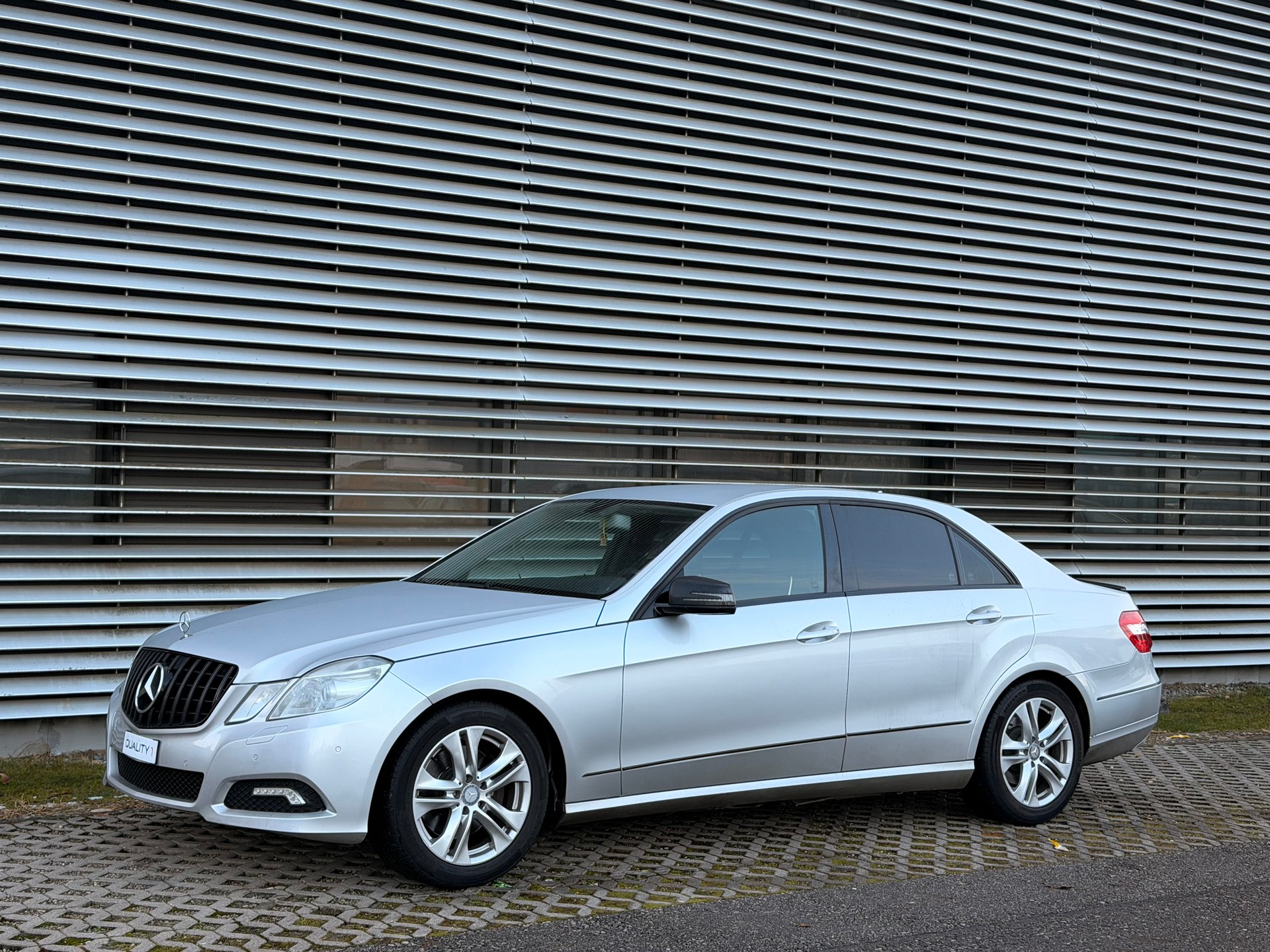 MERCEDES-BENZ E 350 Elégance 4Matic 7G-Tronic-image-3