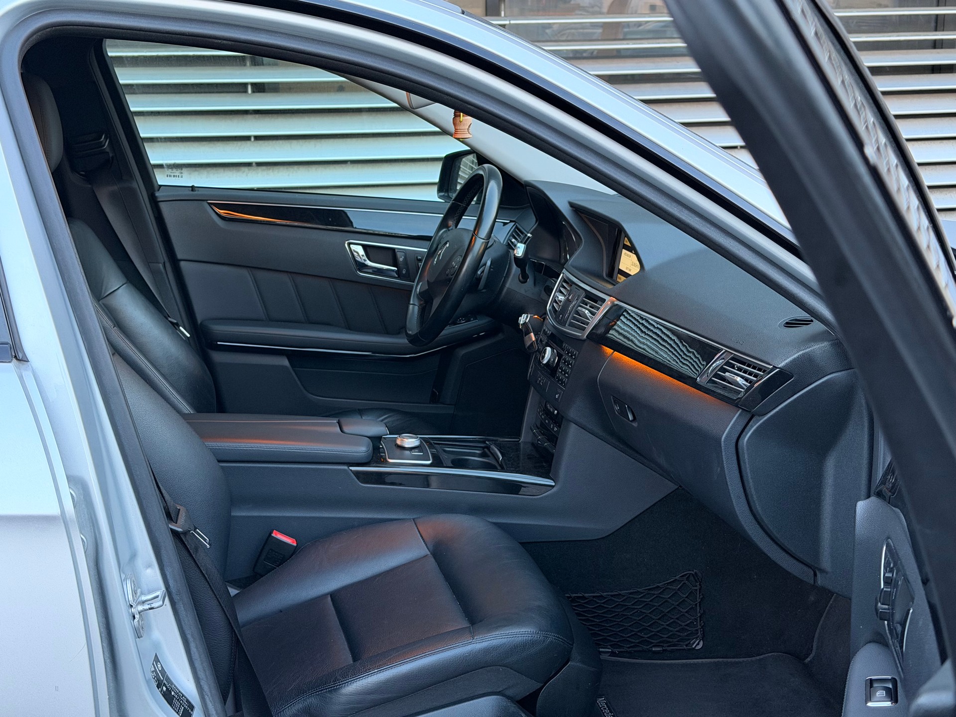 MERCEDES-BENZ E 350 Elégance 4Matic 7G-Tronic-image-11