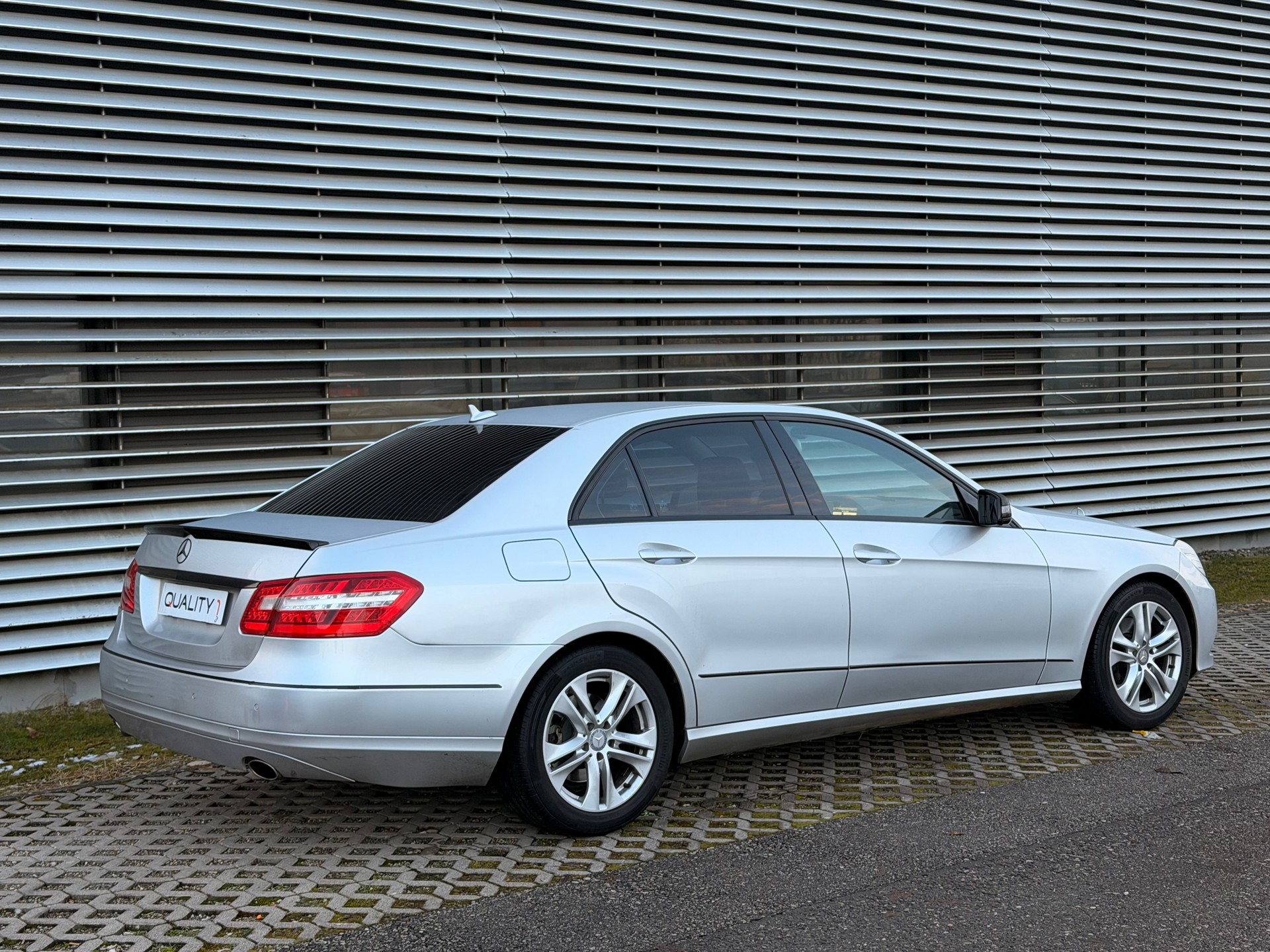 MERCEDES-BENZ E 350 Elégance 4Matic 7G-Tronic-image-4
