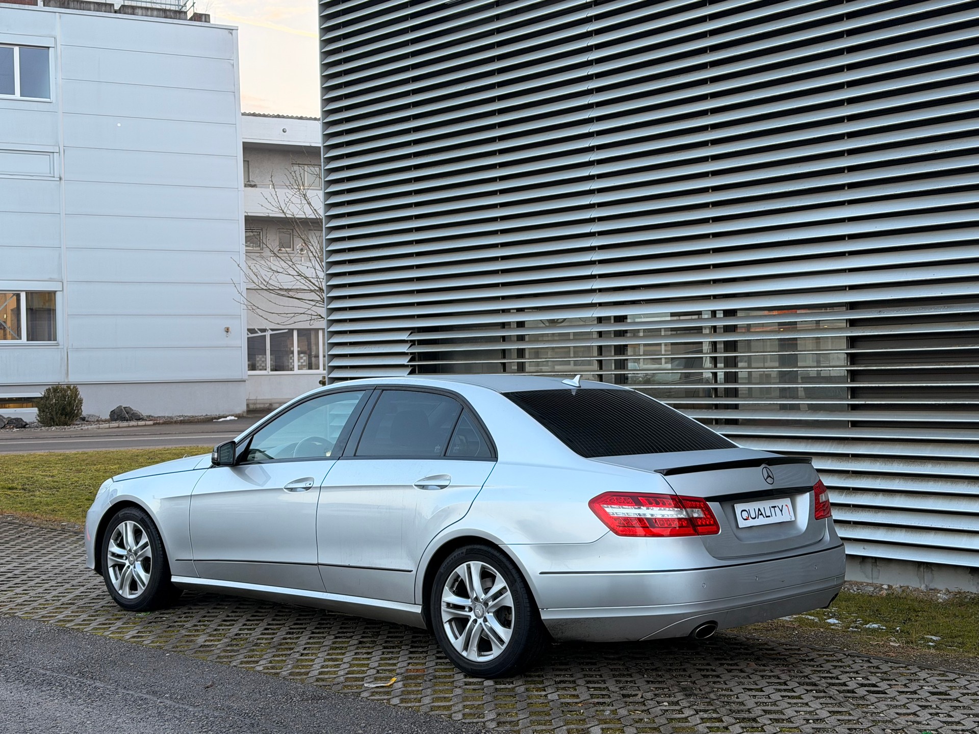 MERCEDES-BENZ E 350 Elégance 4Matic 7G-Tronic-image-2