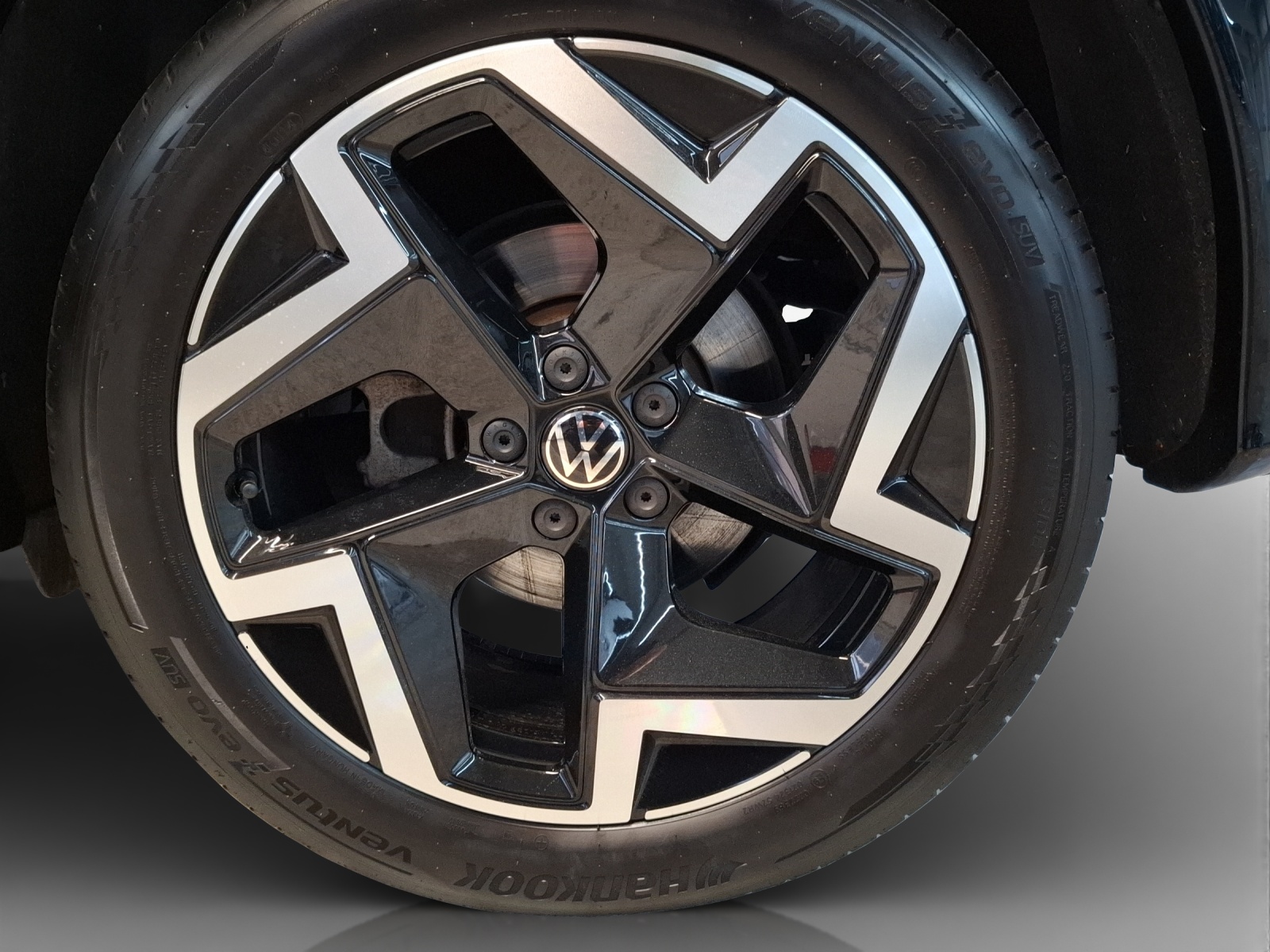 VW Tiguan 2.0 TDI SCR R-Line 4Motion DSG-image-14