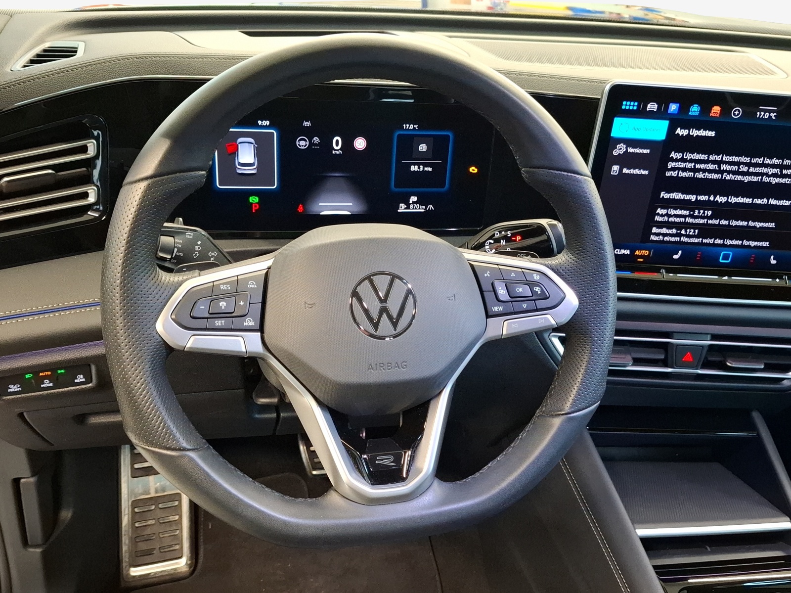 VW Tiguan 2.0 TDI SCR R-Line 4Motion DSG-image-9