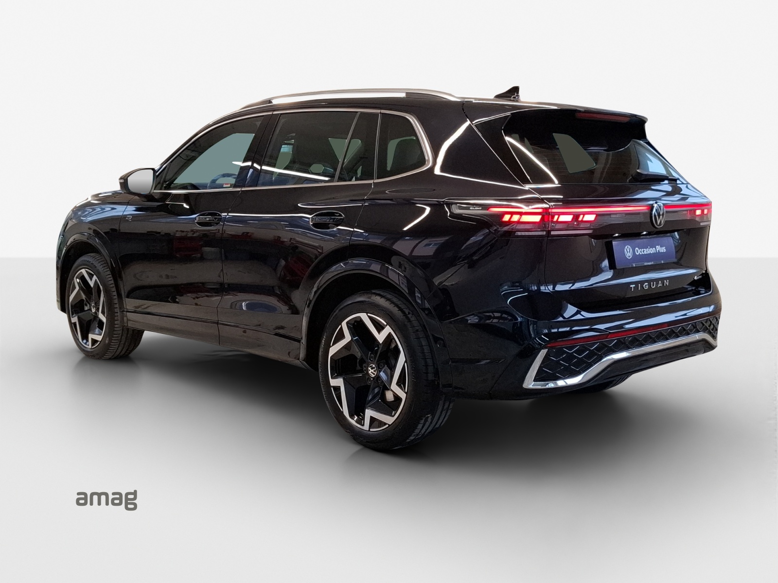 VW Tiguan 2.0 TDI SCR R-Line 4Motion DSG-image-2