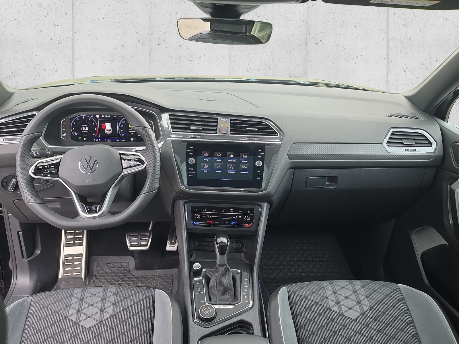 VW Tiguan Allspace 2.0TSI R-Line 4Motion DSG-image-13