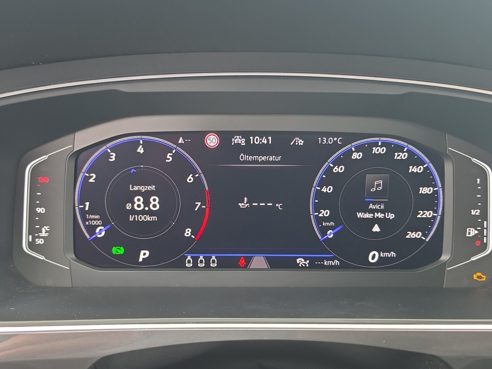 VW Tiguan Allspace 2.0TSI R-Line 4Motion DSG-image-10