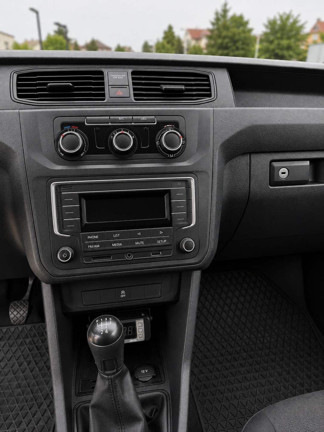 VW Caddy Maxi 2.0TDI Frigorifique (-21°C / +20°C)-image-7