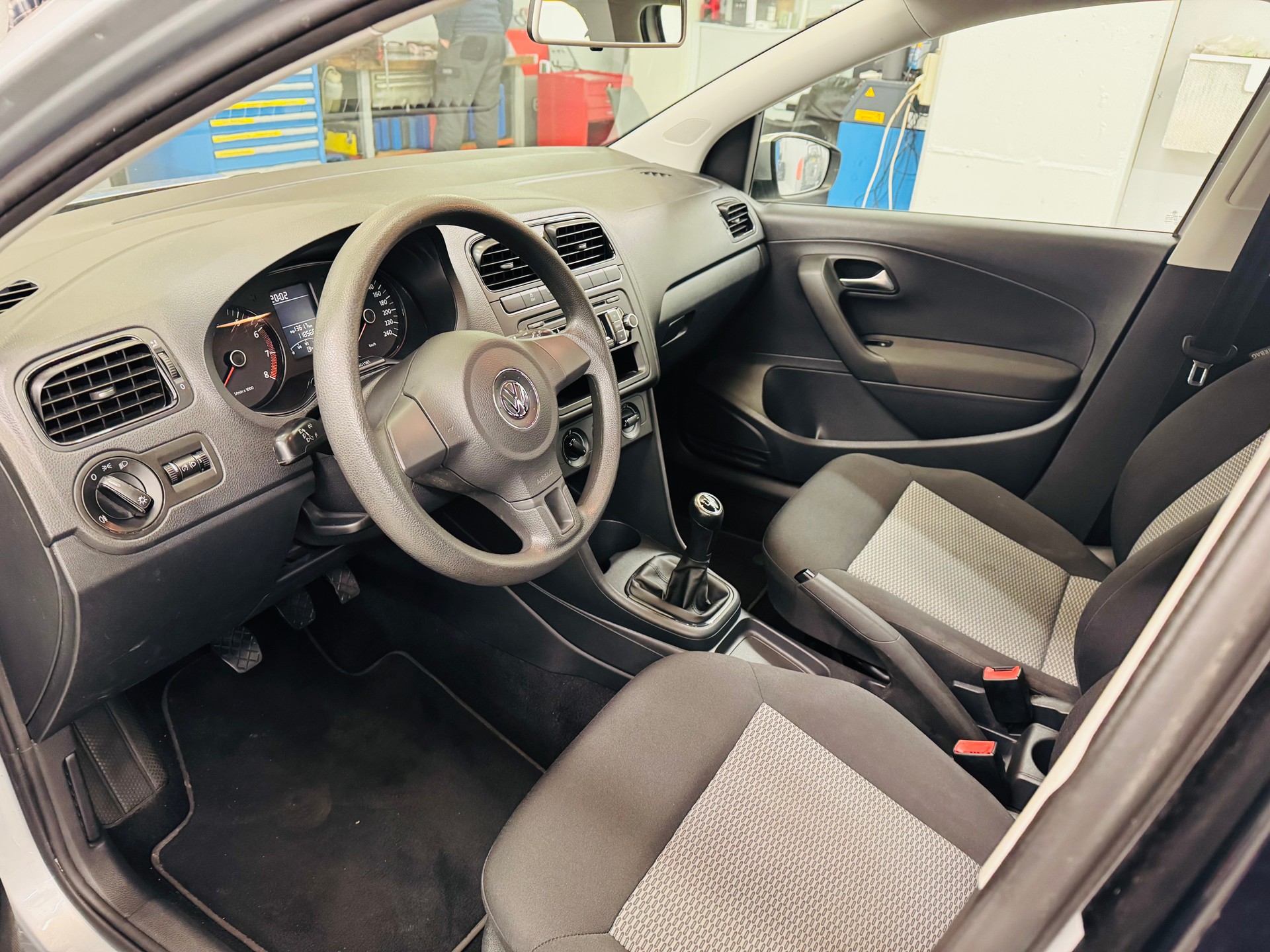 VW Polo 1.4 16V Trendline-image-11