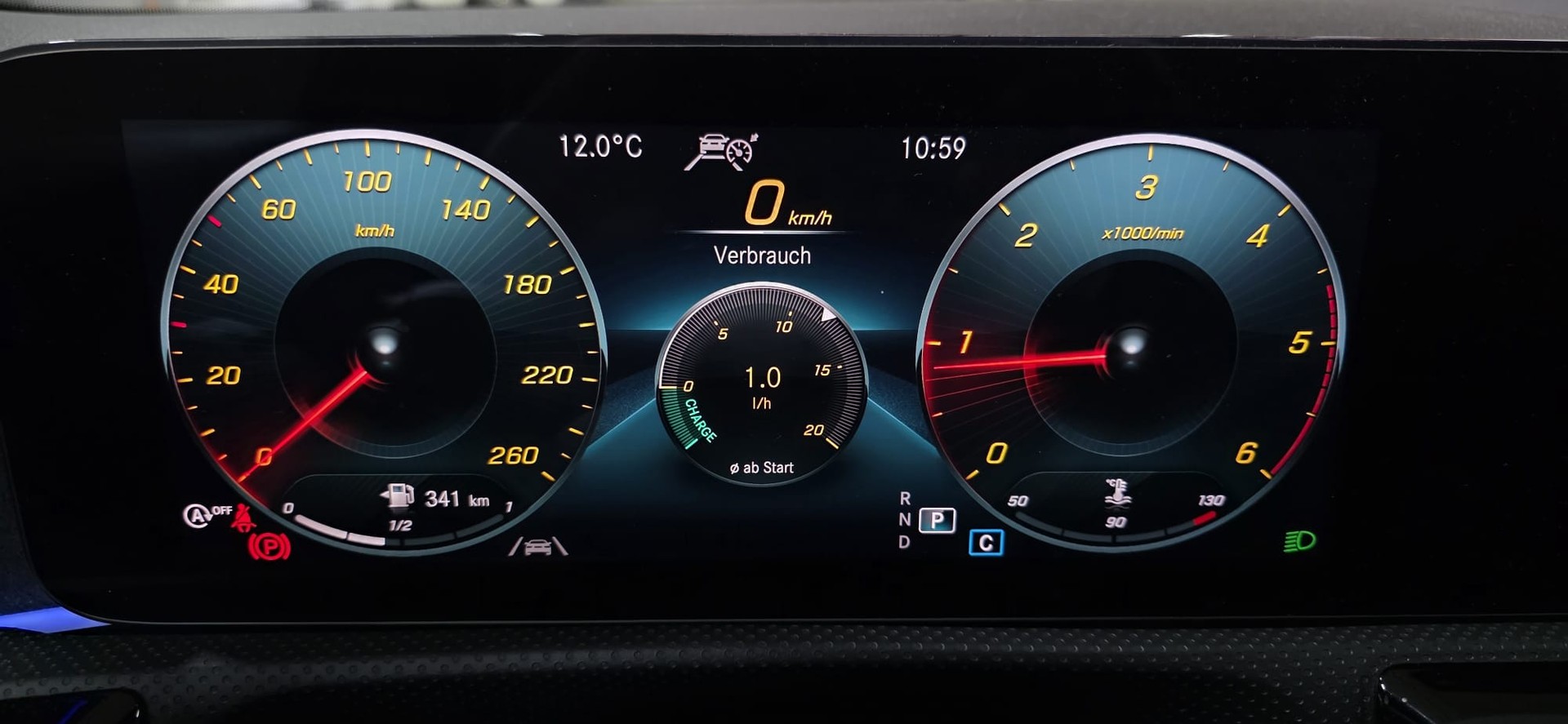 MERCEDES-BENZ A 220 d 4Matic AMG Line-image-13