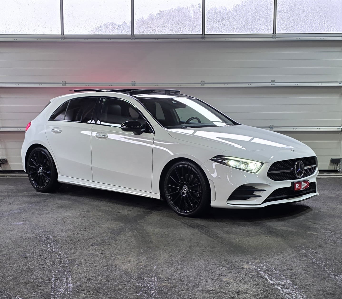 MERCEDES-BENZ A 220 d 4Matic AMG Line-image-6