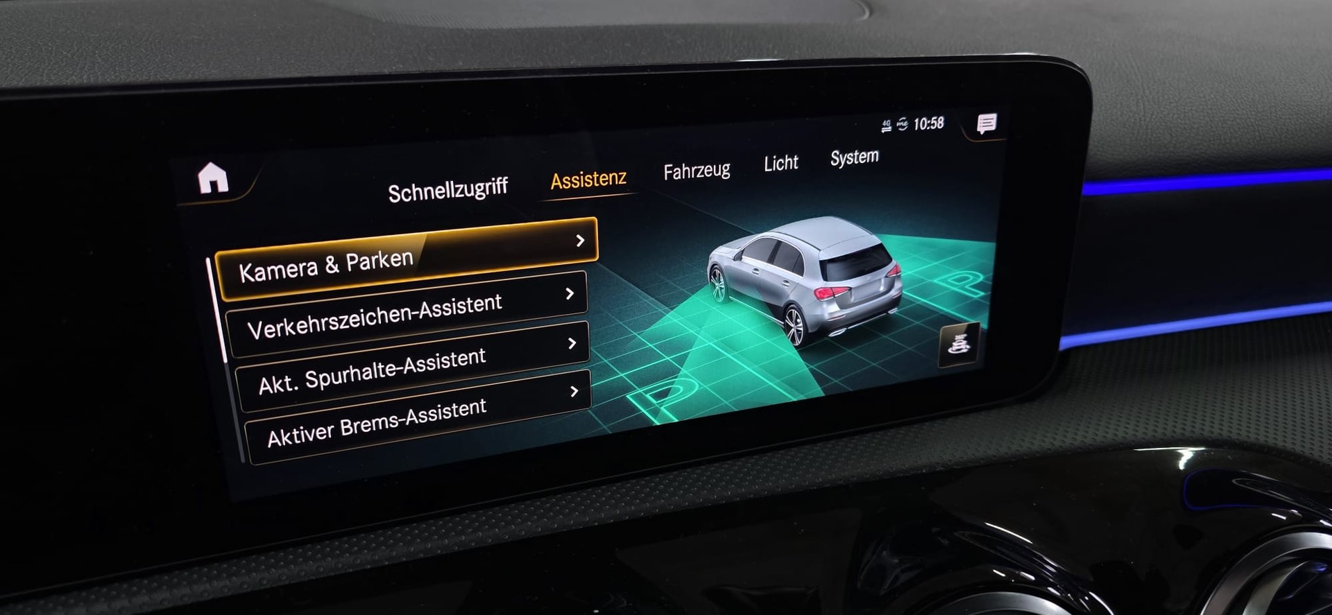 MERCEDES-BENZ A 220 d 4Matic AMG Line-image-18