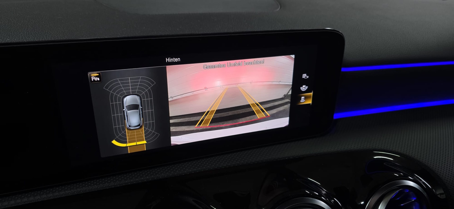 MERCEDES-BENZ A 220 d 4Matic AMG Line-image-20