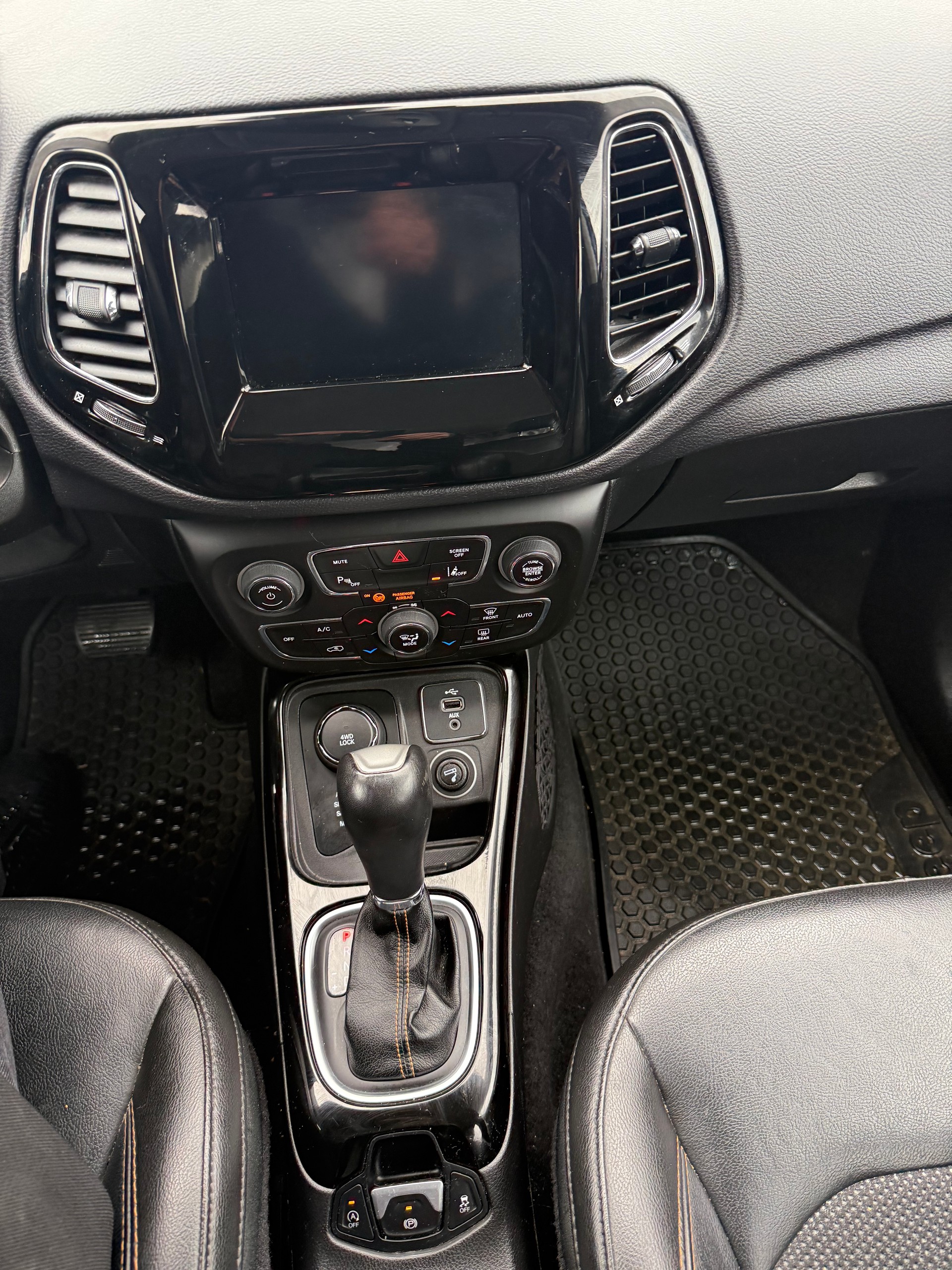 JEEP Compass 1.4 Turbo Freedom AWD 9ATX-image-10