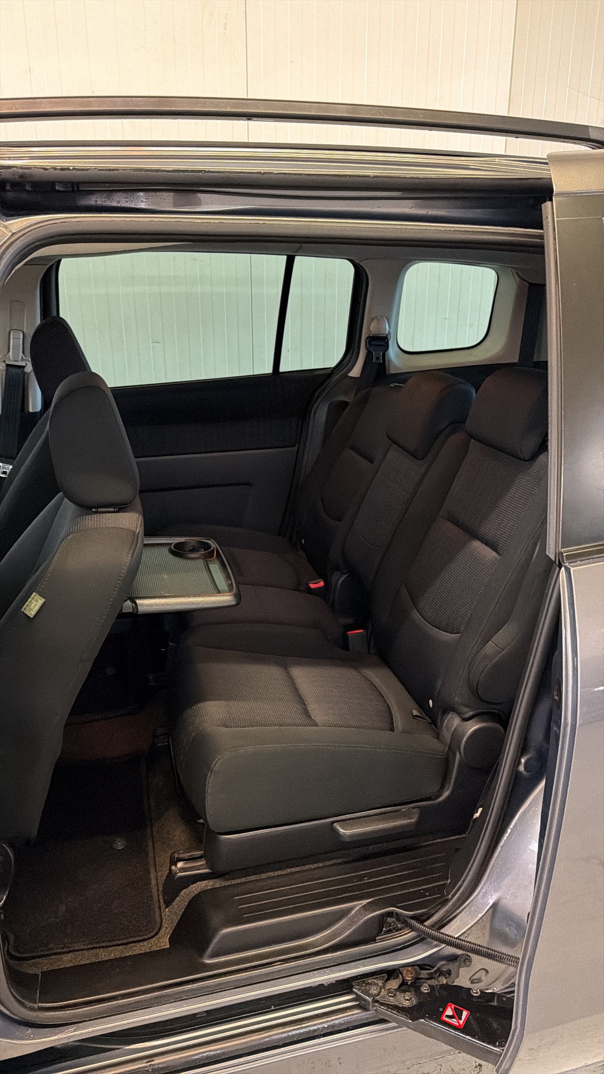 MAZDA 5 2.0 16V Exclusive(Frisch MFK)-image-9