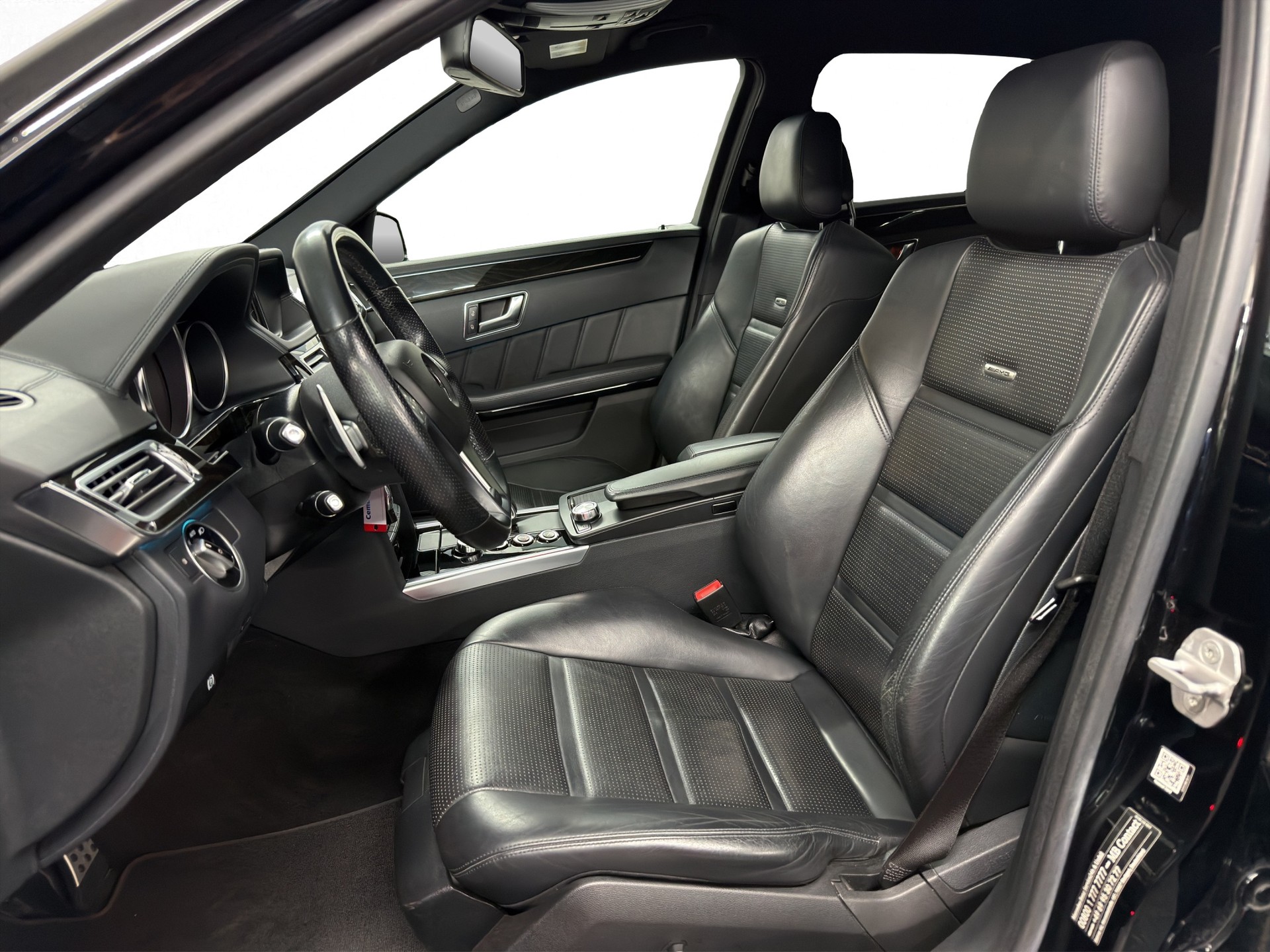 MERCEDES-BENZ E 63 AMG 4Matic Speedshift-image-18