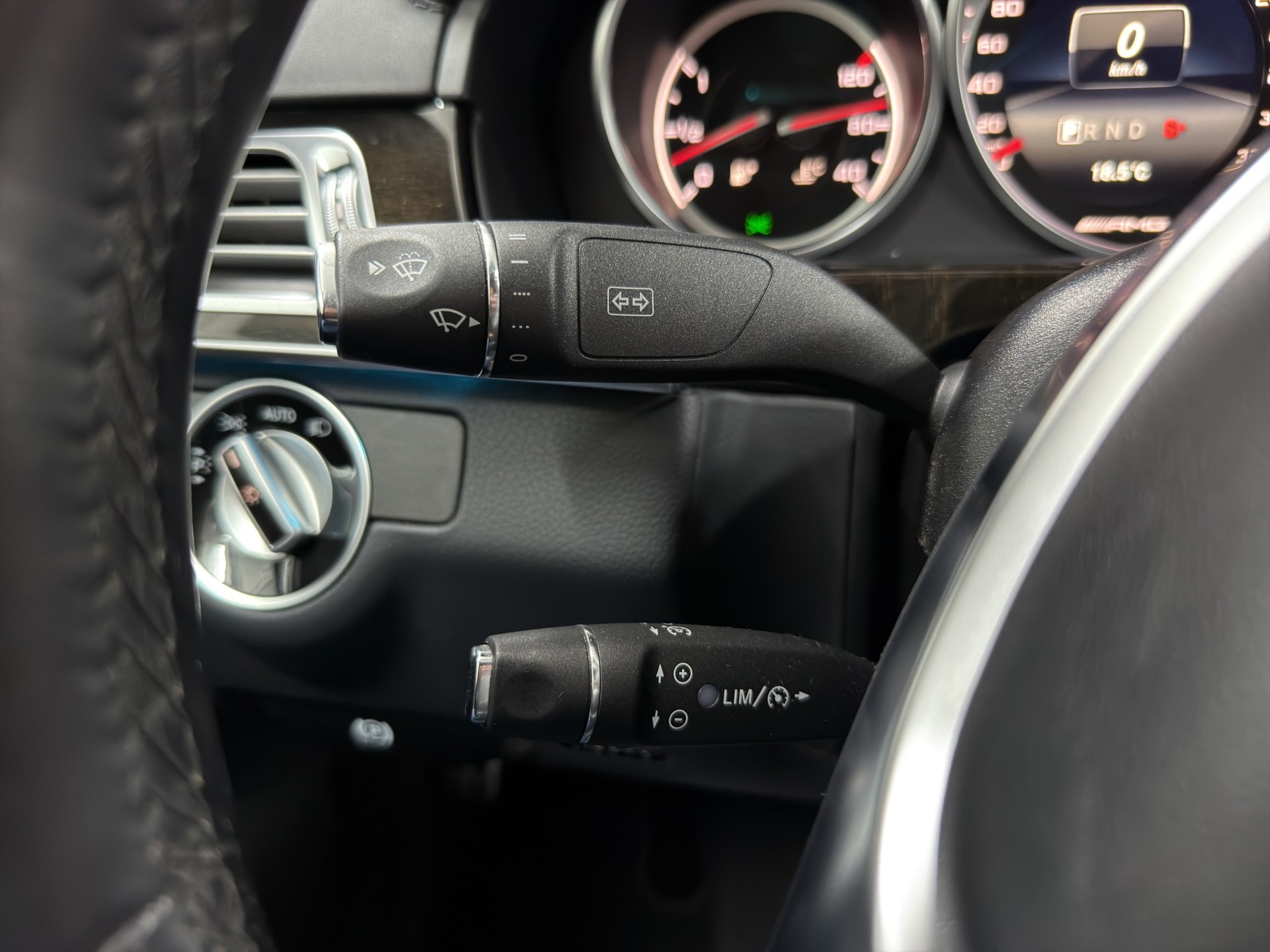 MERCEDES-BENZ E 63 AMG 4Matic Speedshift-image-15