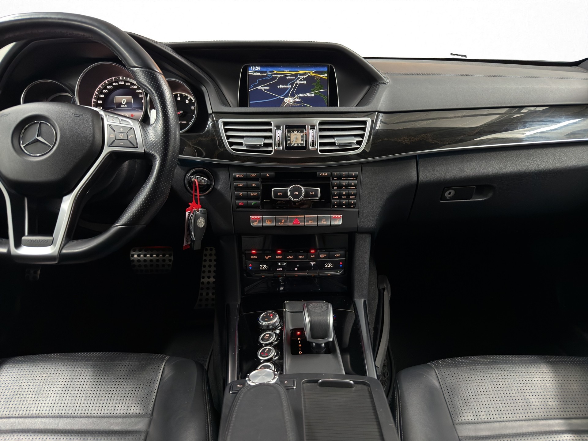 MERCEDES-BENZ E 63 AMG 4Matic Speedshift-image-11