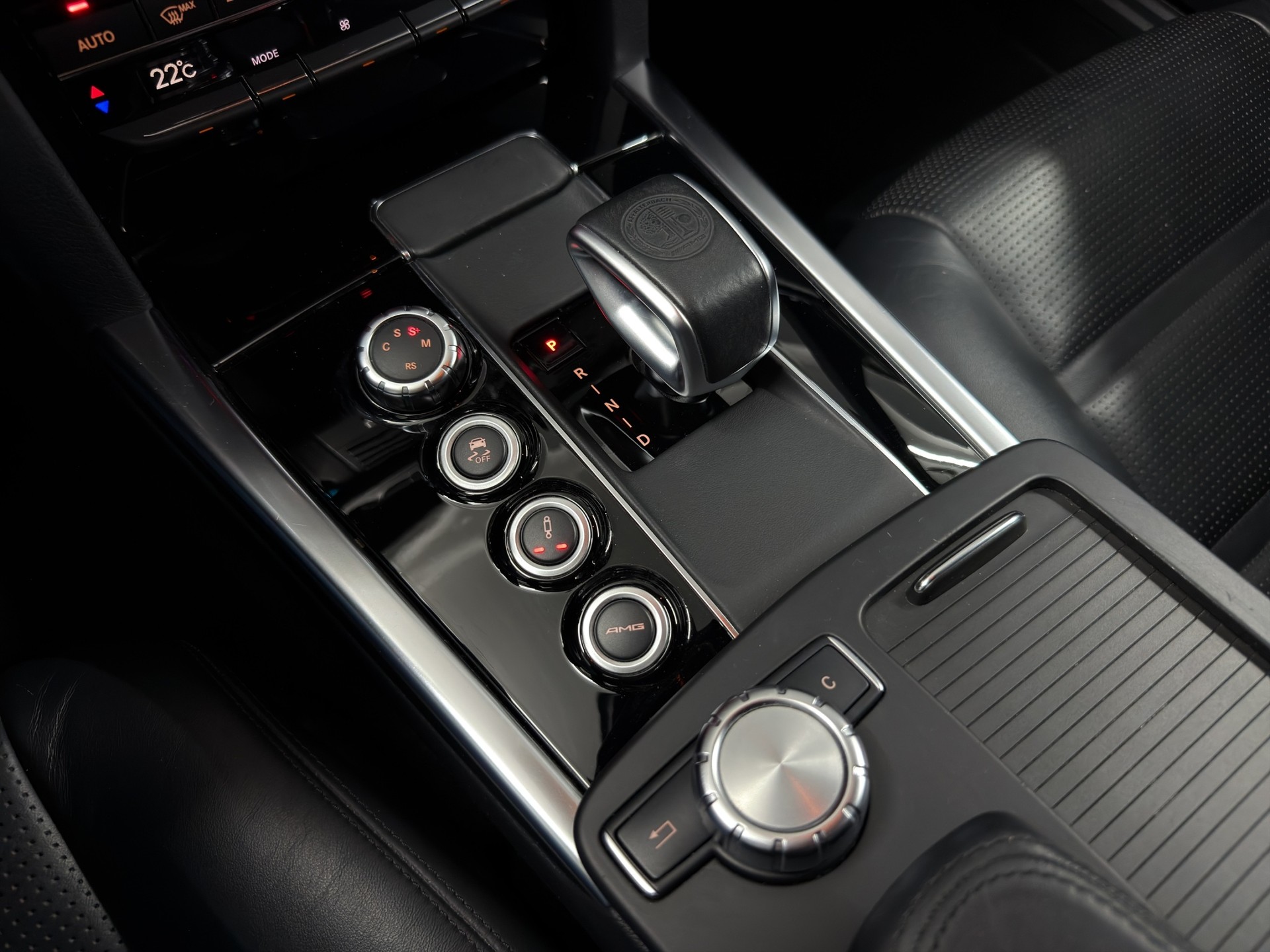 MERCEDES-BENZ E 63 AMG 4Matic Speedshift-image-16