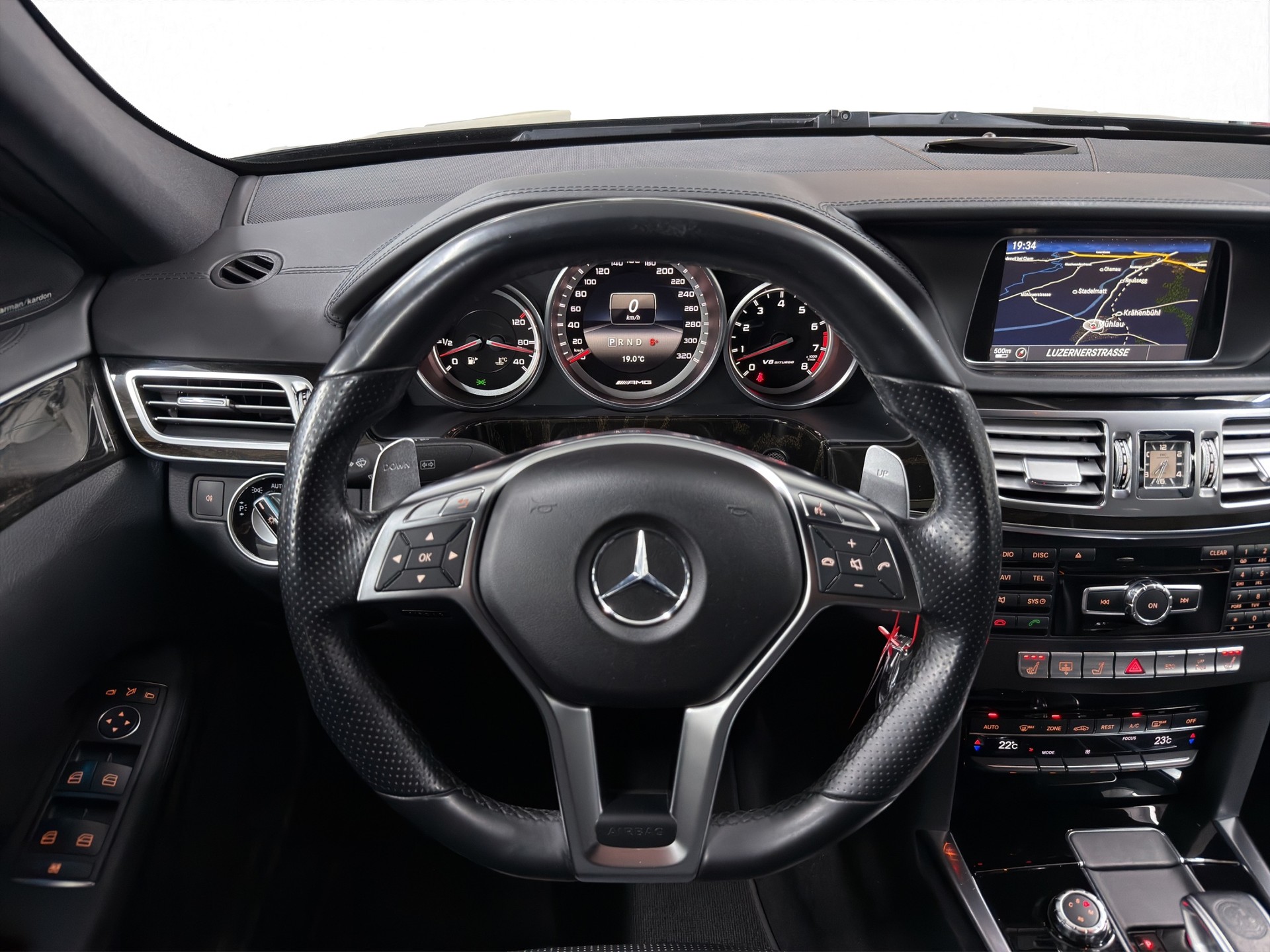 MERCEDES-BENZ E 63 AMG 4Matic Speedshift-image-10