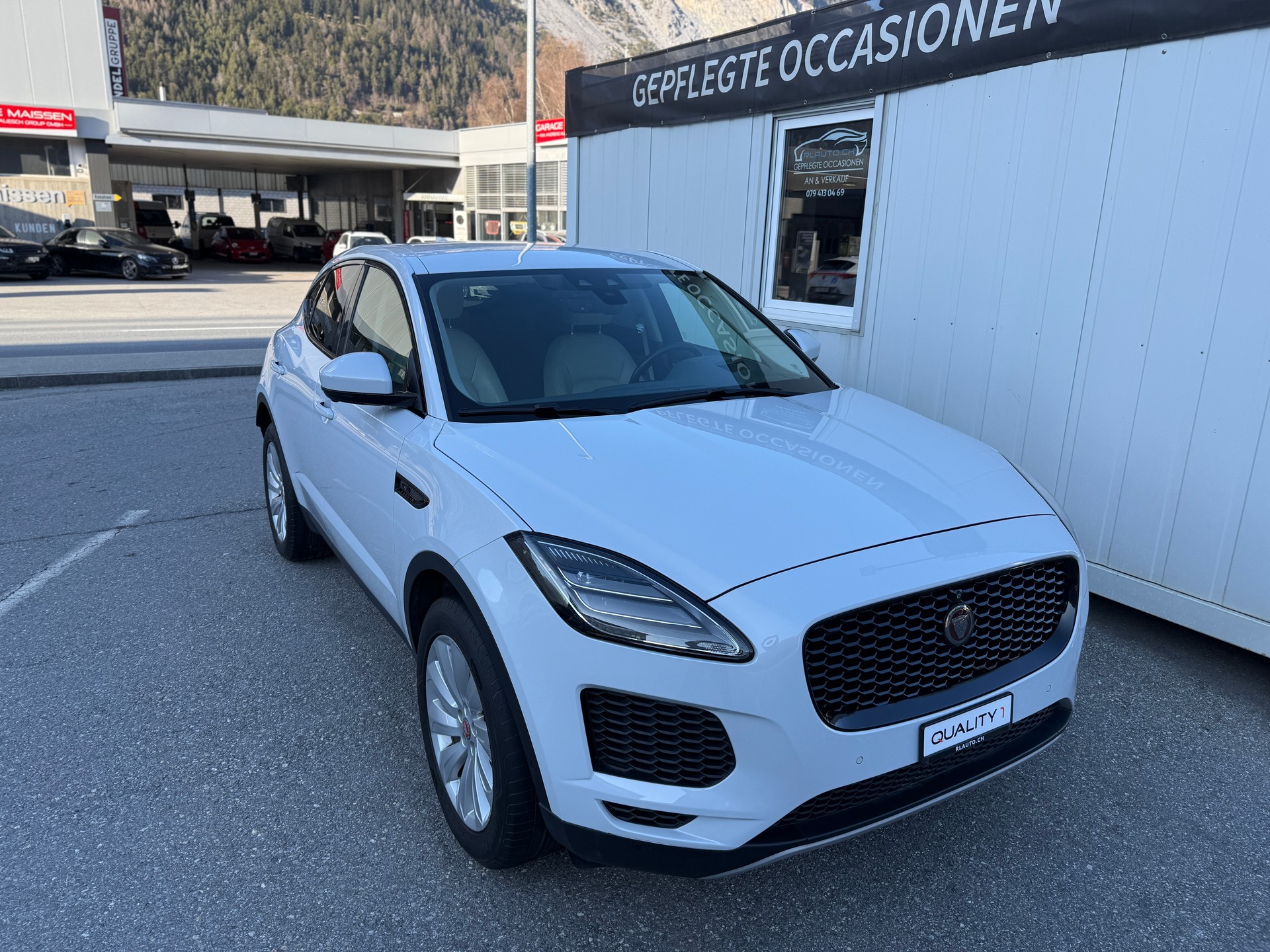 JAGUAR E-Pace 2.0 P250 S AWD Automatik *4x4* AUTOMAT* KLIMA*-image-0