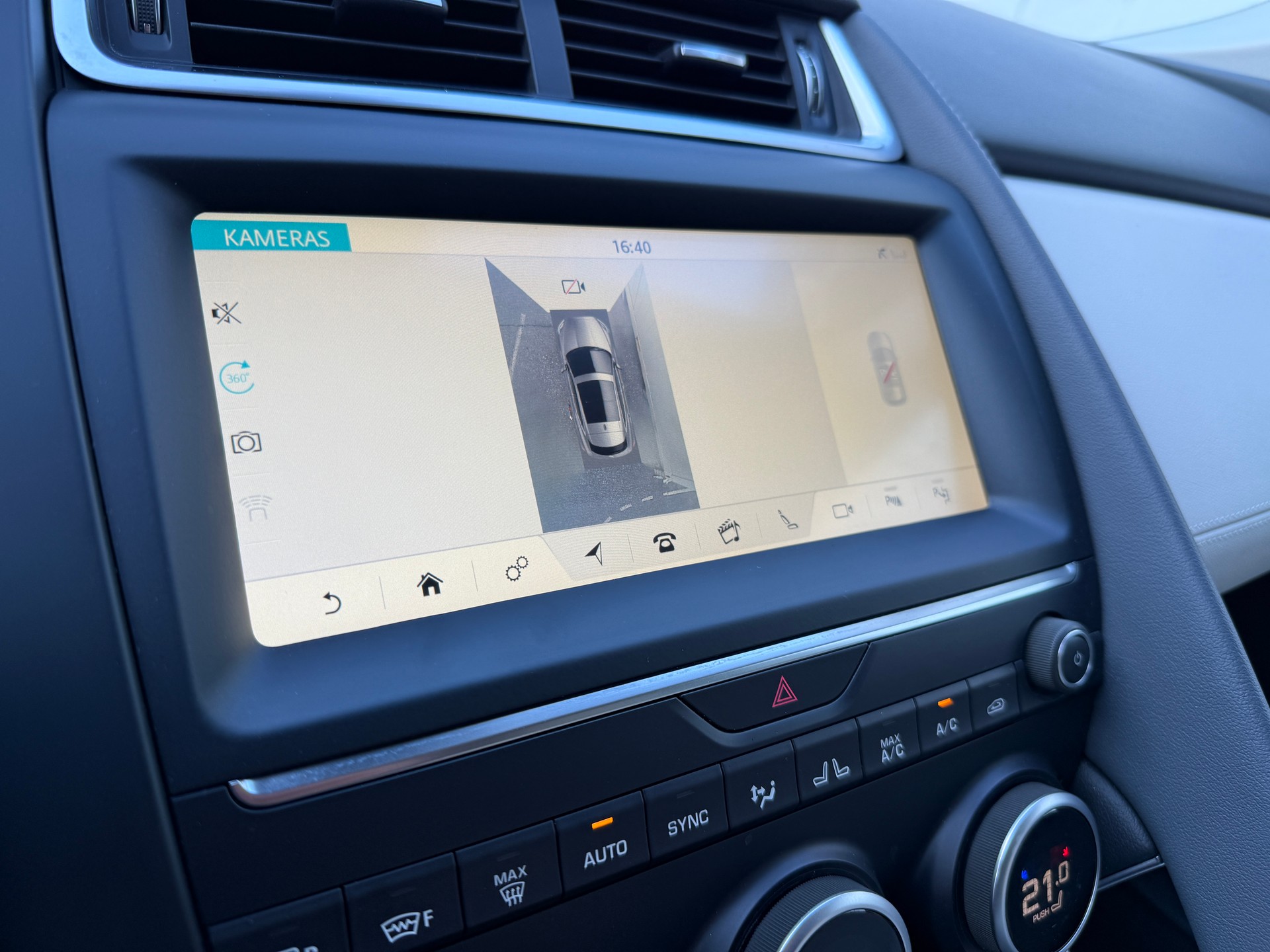JAGUAR E-Pace 2.0 P250 S AWD Automatik *4x4* AUTOMAT* KLIMA*-image-25