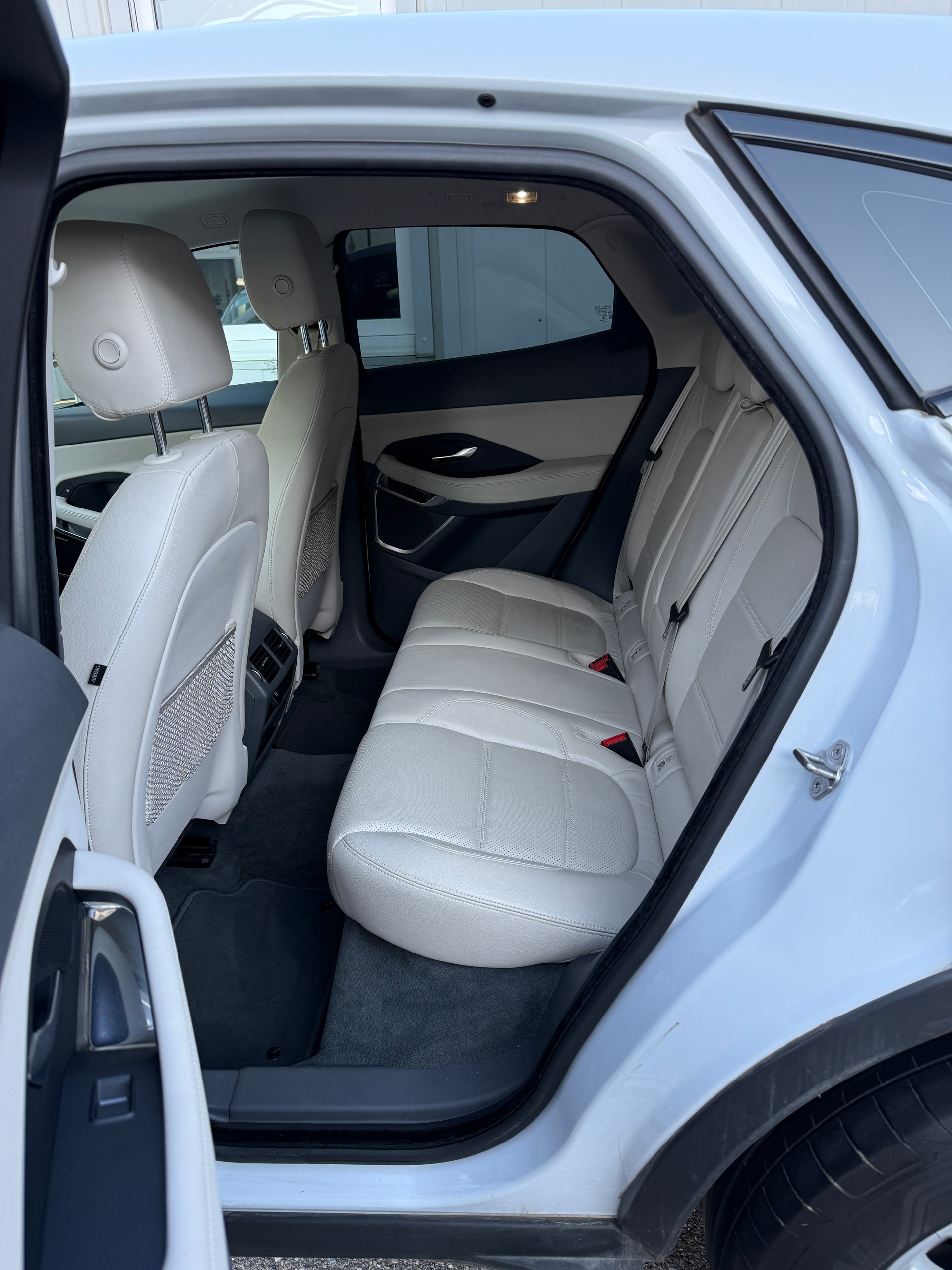 JAGUAR E-Pace 2.0 P250 S AWD Automatik *4x4* AUTOMAT* KLIMA*-image-13
