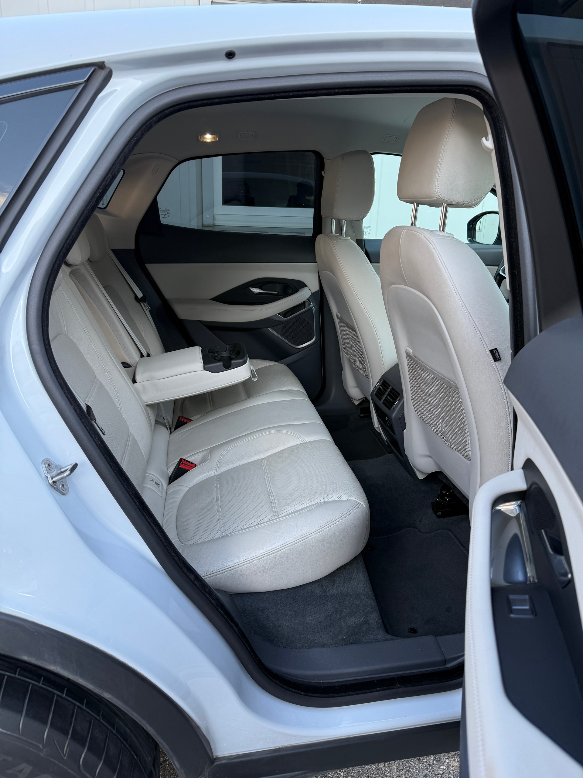 JAGUAR E-Pace 2.0 P250 S AWD Automatik *4x4* AUTOMAT* KLIMA*-image-12